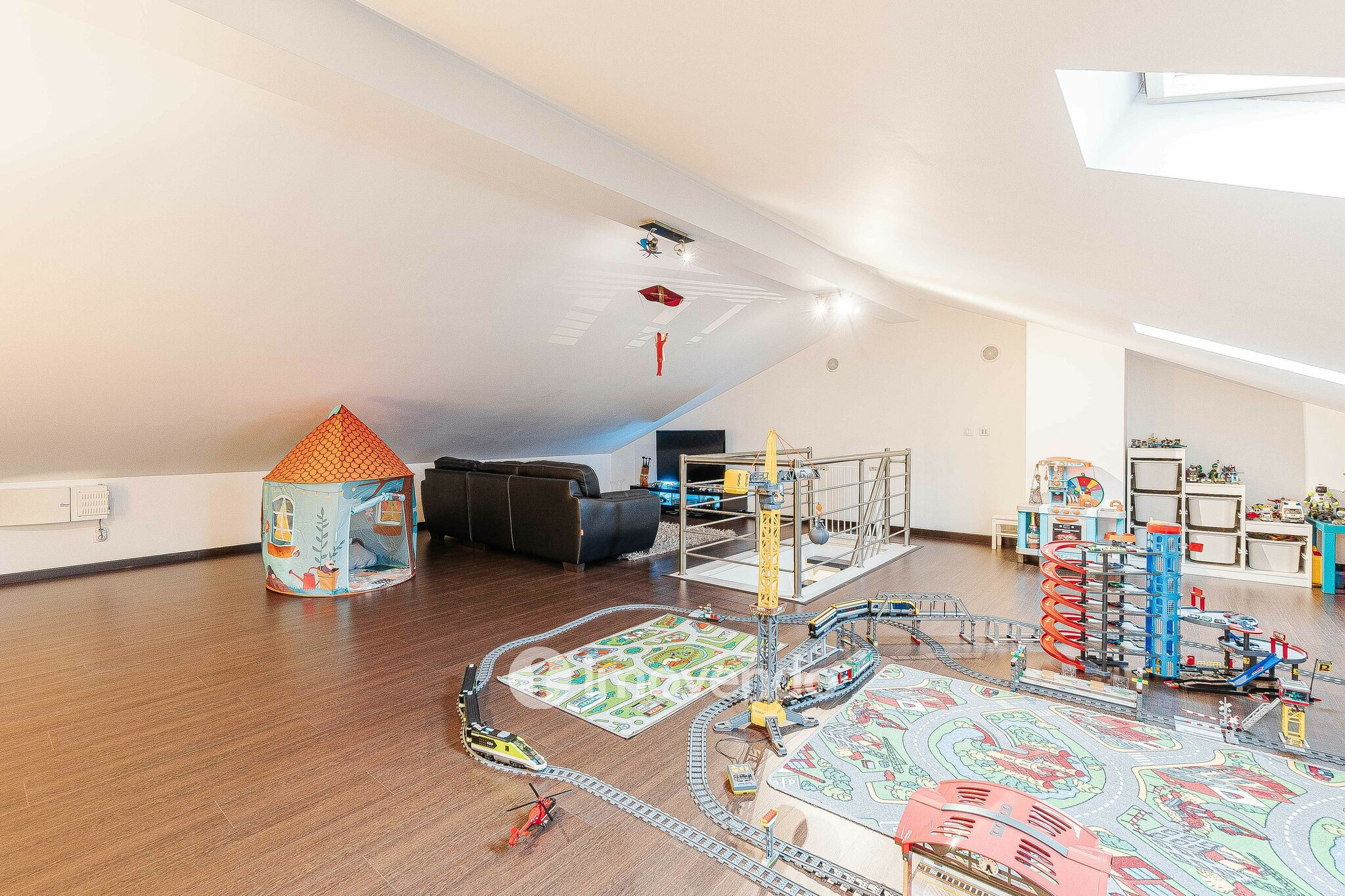 Moradia T3 com garagem, num condomínio com piscina, em Bucelas