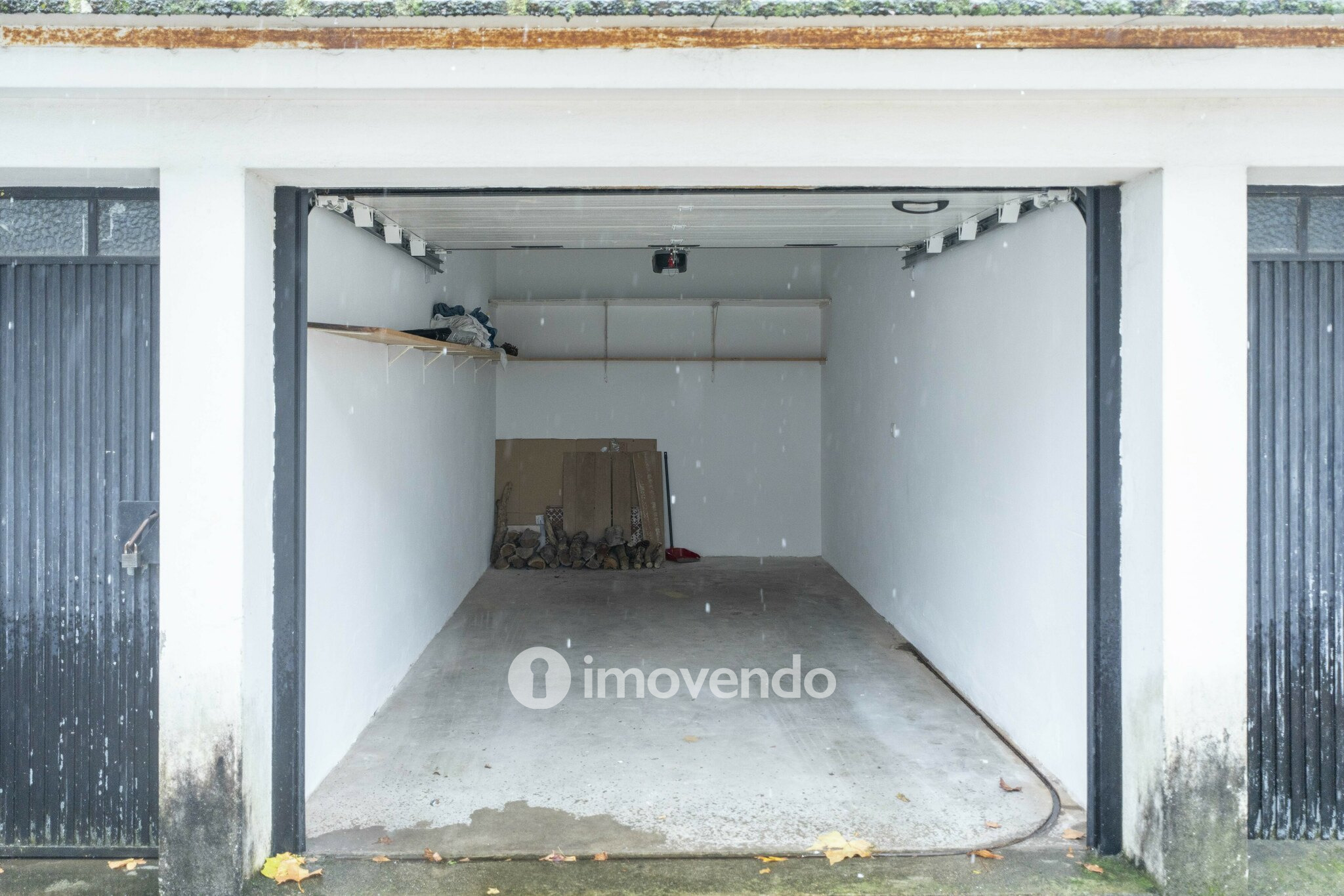 Apartamento T2 pronto a habitar, com garagem, na Senhora da Hora