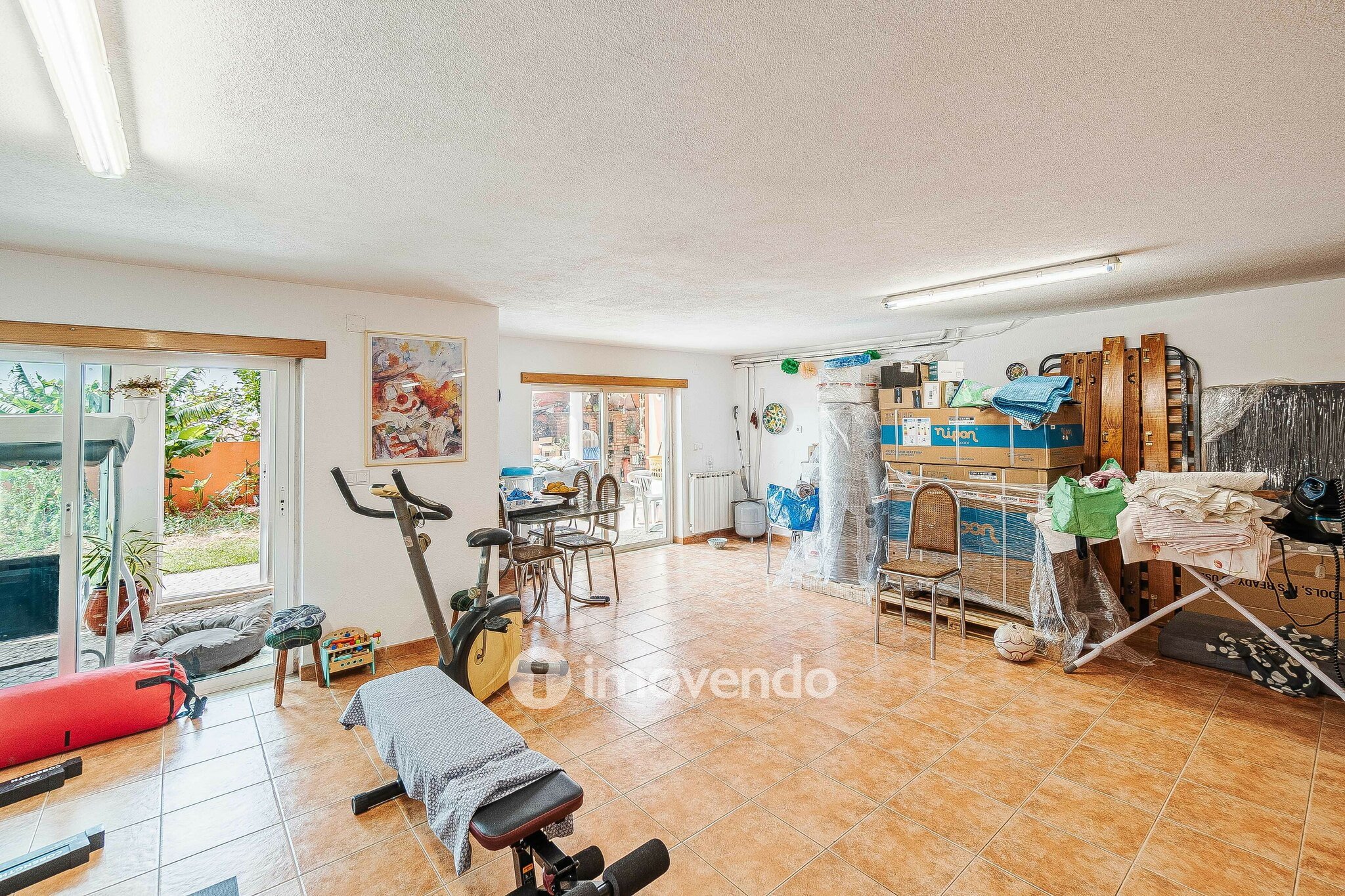 Moradia T4 de luxo, com jardim e garagem, em Alcabideche