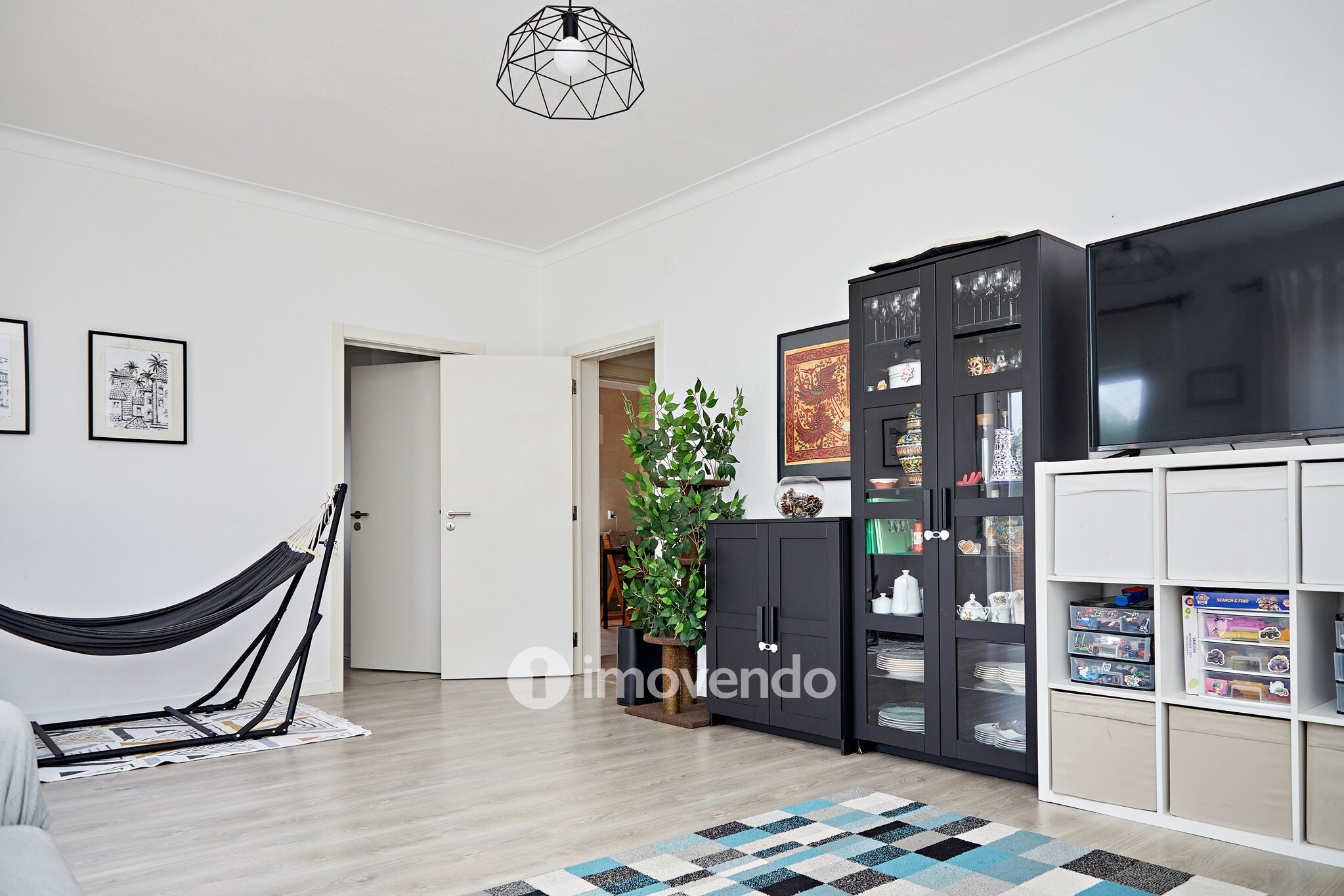 Andar de Moradia T2, com pátio generoso e garagem, em Évora