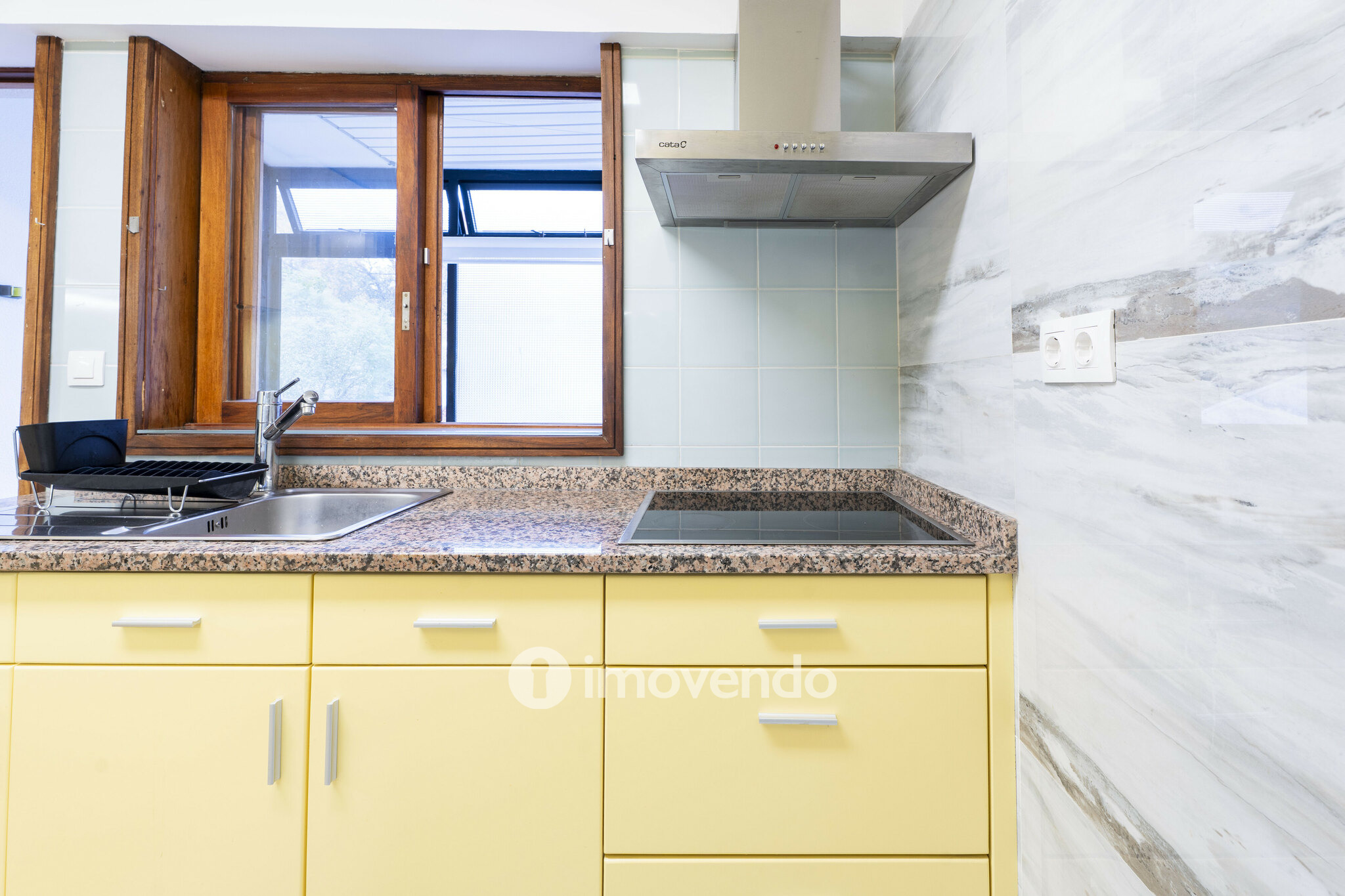 Apartamento T2 pronto a habitar, com garagem, na Senhora da Hora