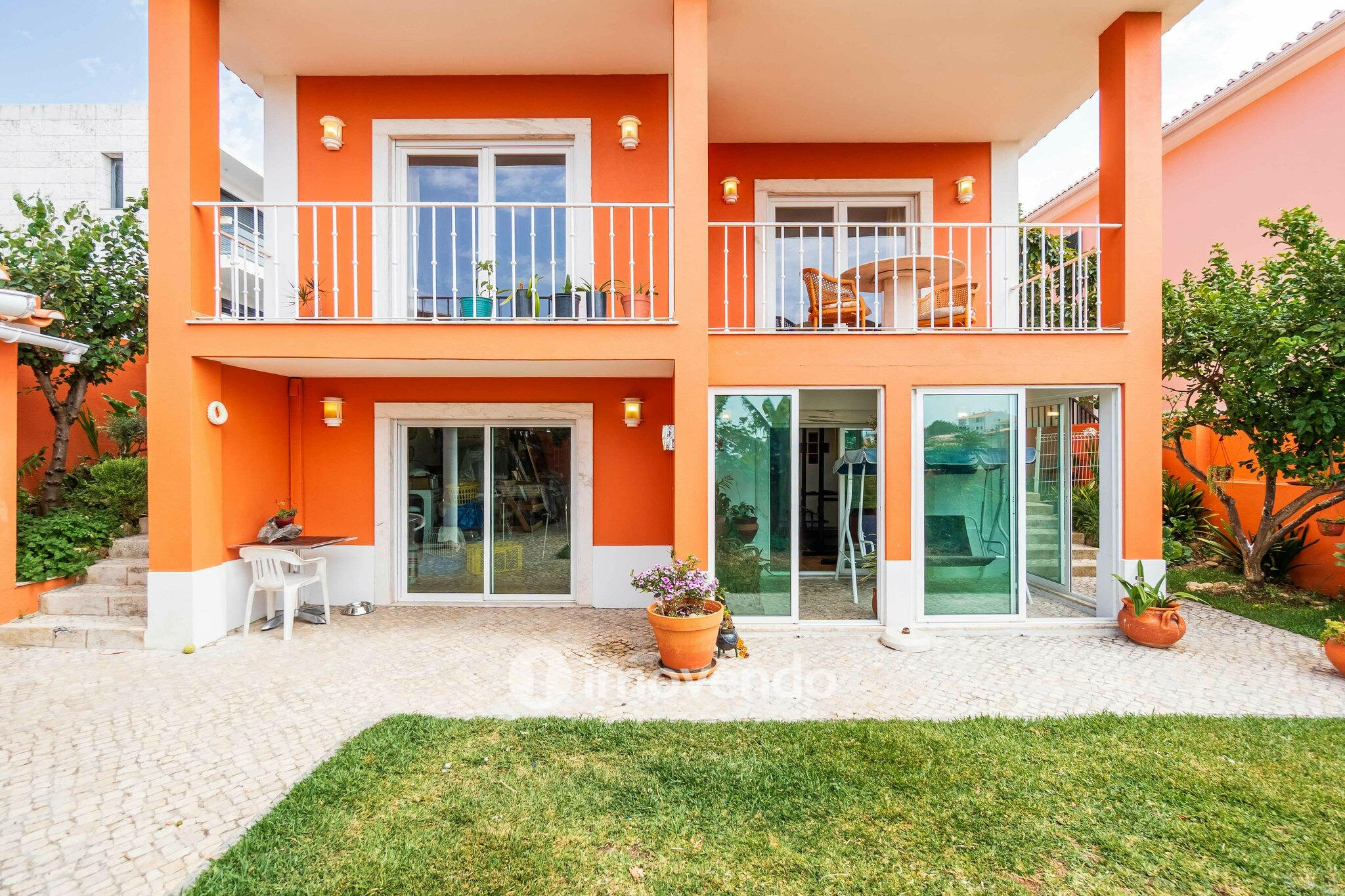 Moradia T4 de luxo, com jardim e garagem, em Alcabideche