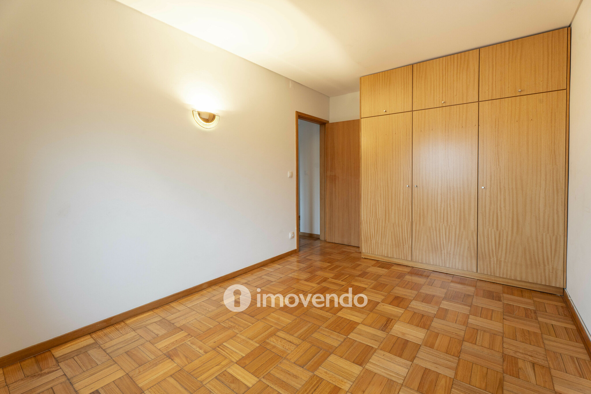 Apartamento T2 pronto a habitar, com garagem, na Senhora da Hora