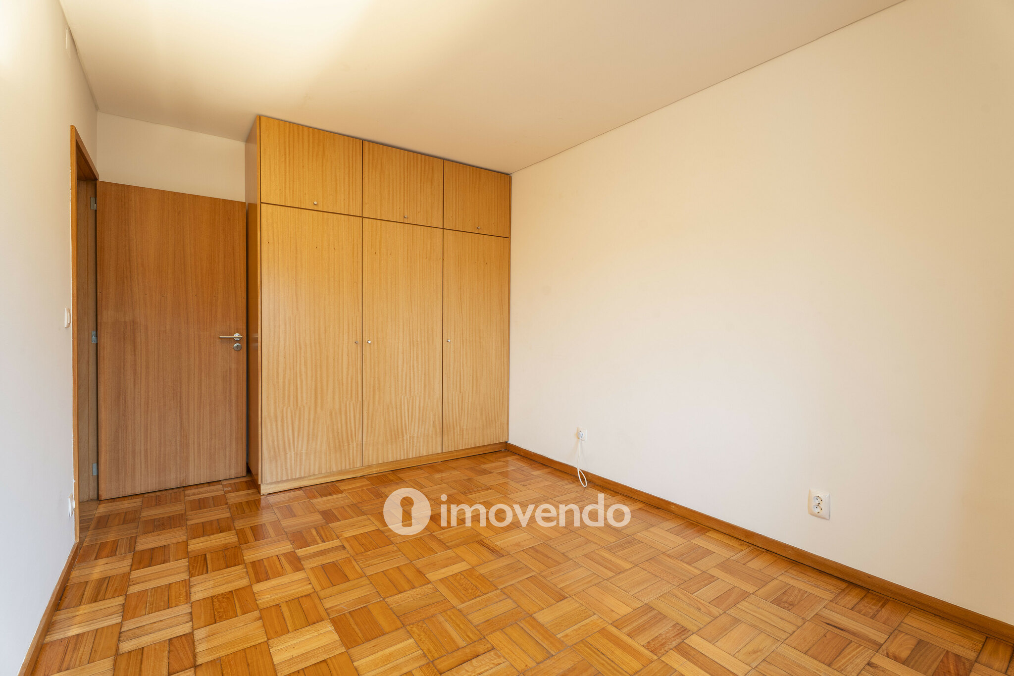 Apartamento T2 pronto a habitar, com garagem, na Senhora da Hora