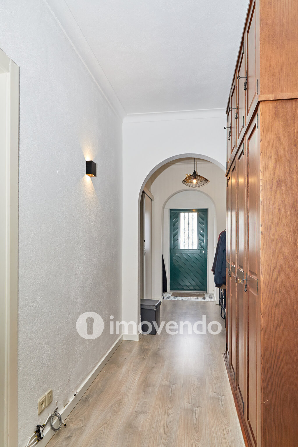 Andar de Moradia T2, com pátio generoso e garagem, em Évora