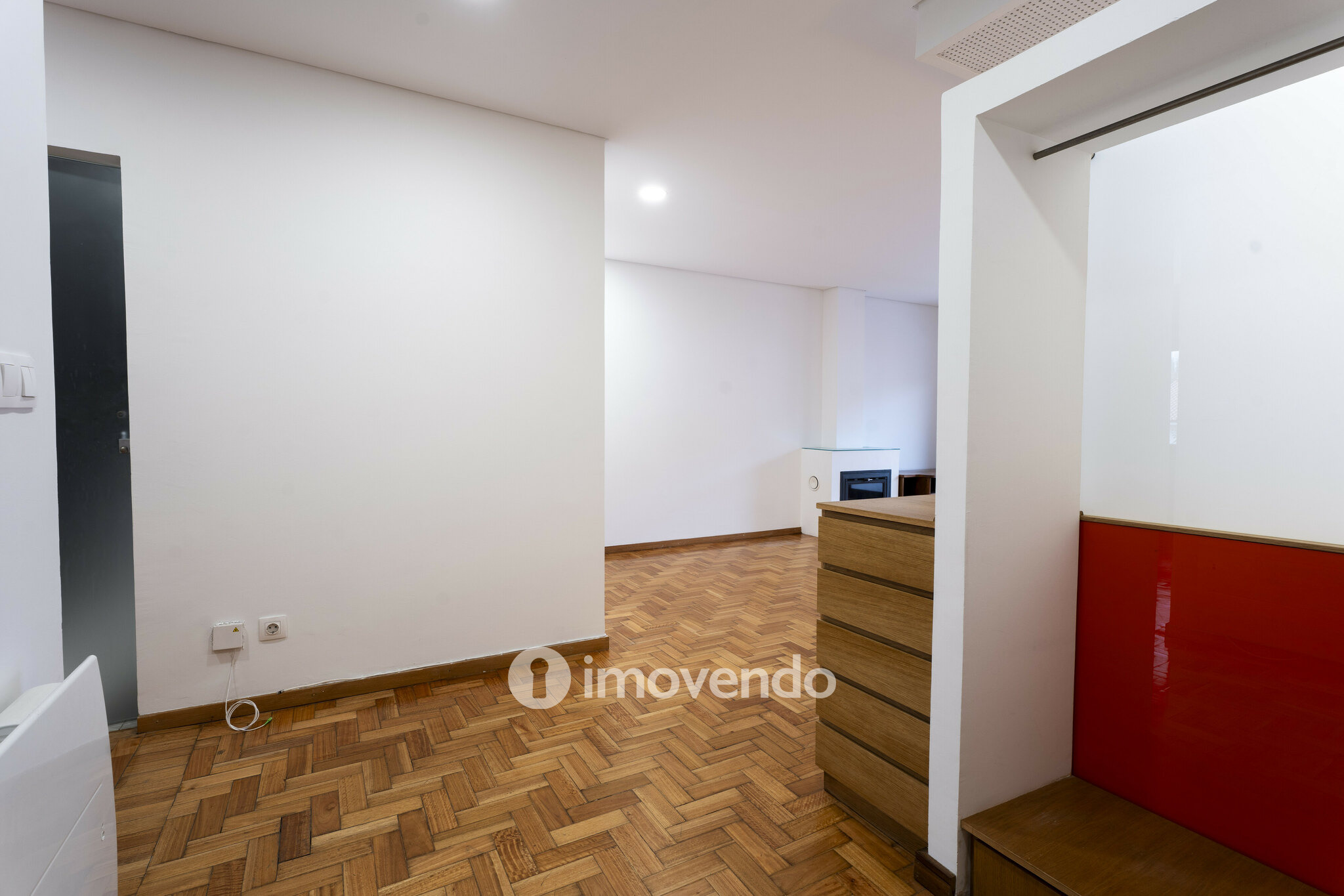 Apartamento T2 pronto a habitar, com garagem, na Senhora da Hora