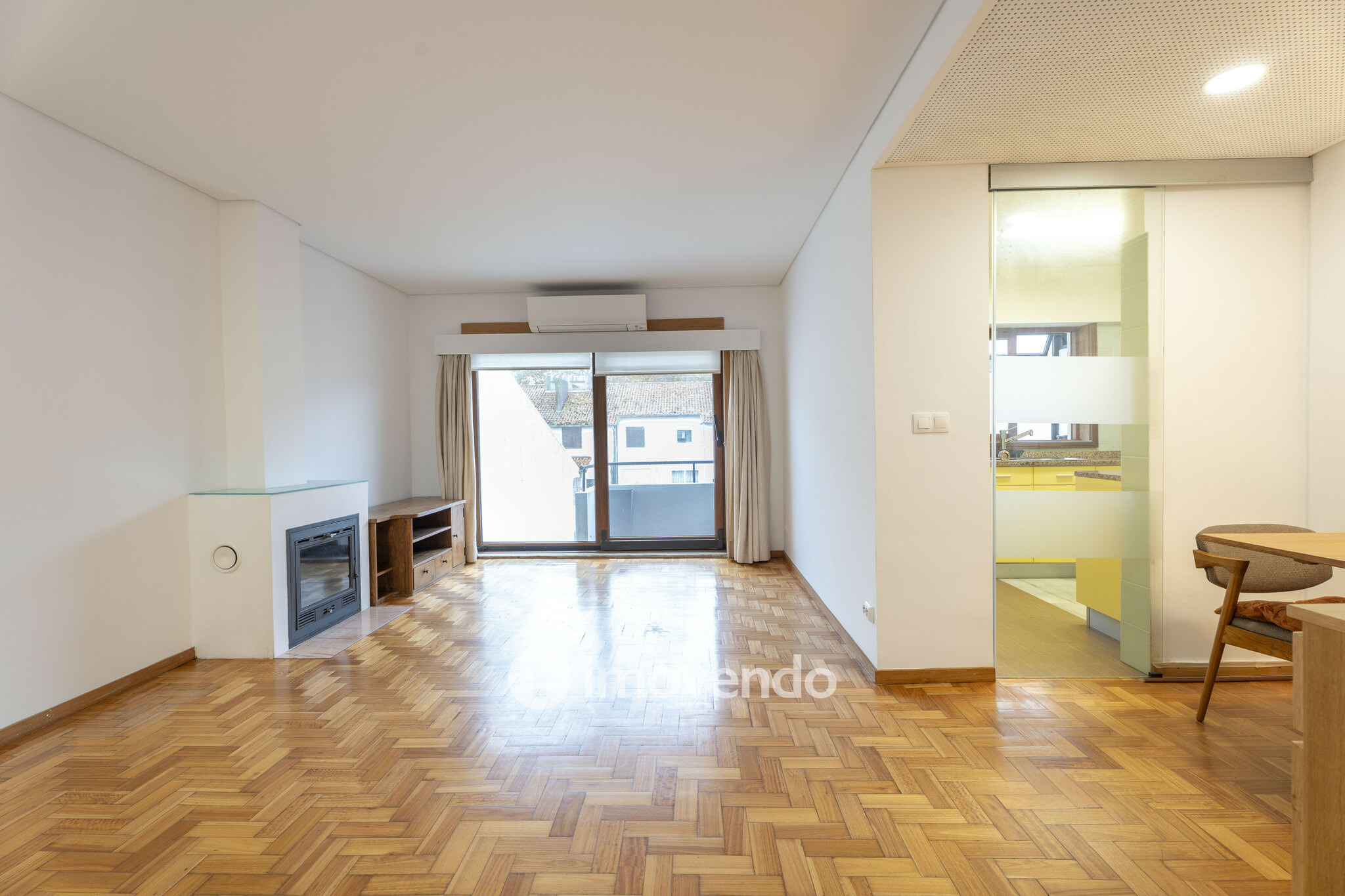 Apartamento T2 pronto a habitar, com garagem, na Senhora da Hora