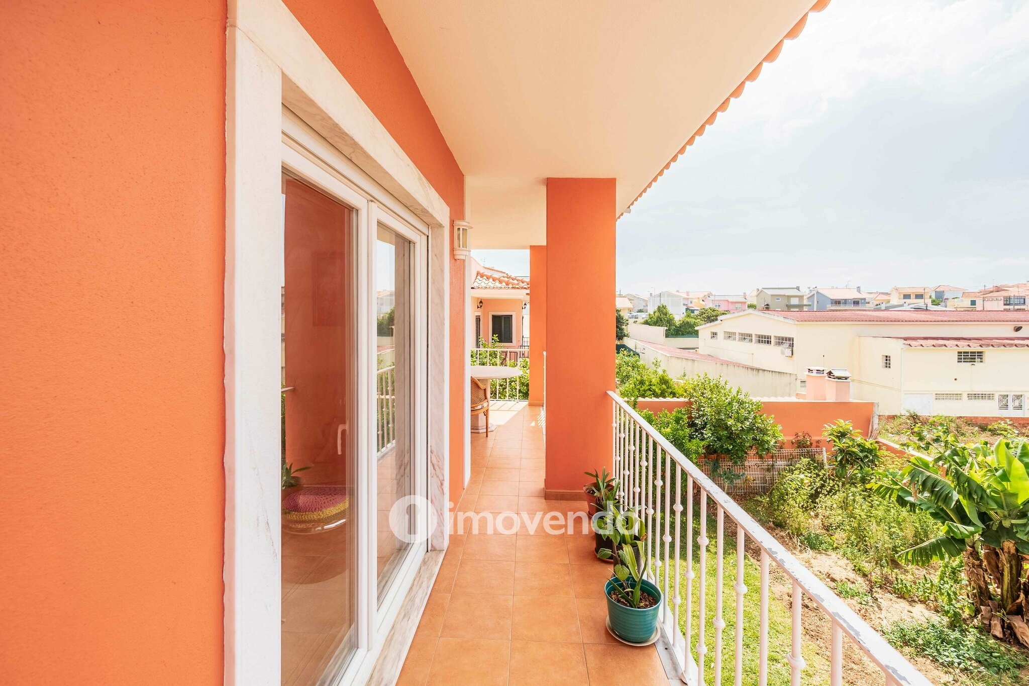 Moradia T4 de luxo, com jardim e garagem, em Alcabideche