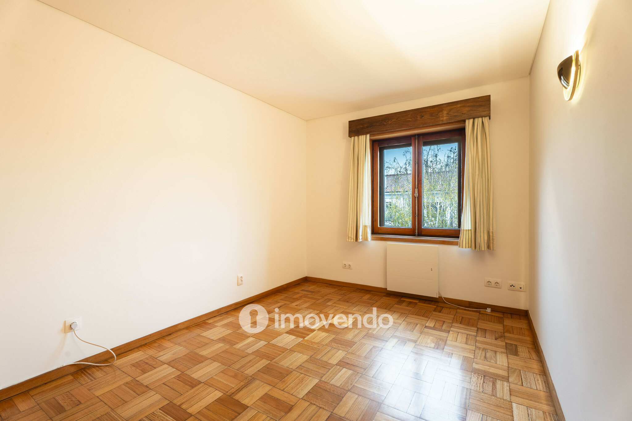 Apartamento T2 pronto a habitar, com garagem, na Senhora da Hora