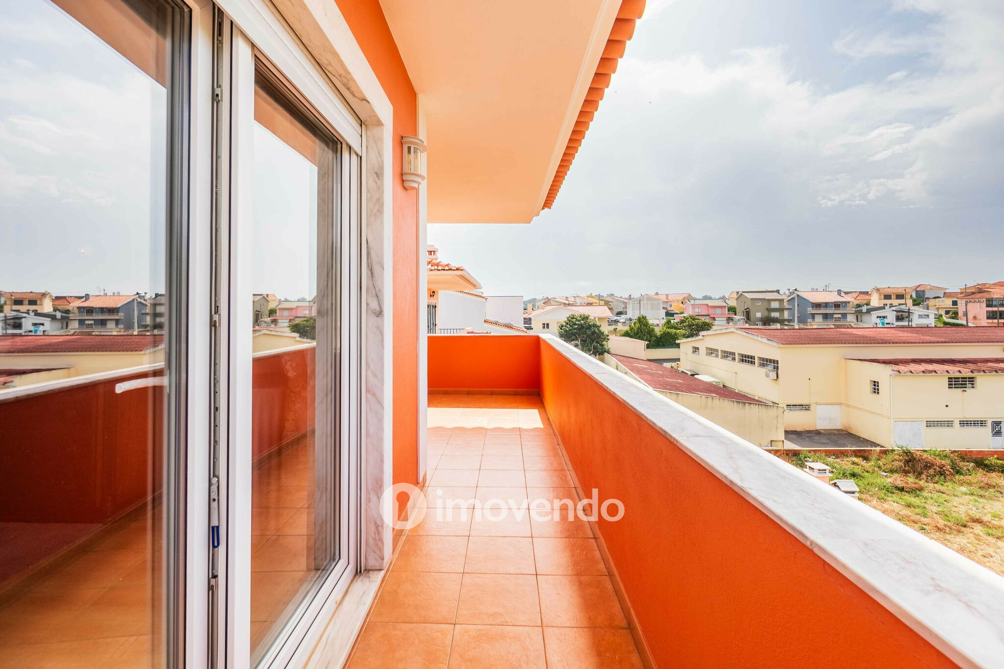Moradia T4 de luxo, com jardim e garagem, em Alcabideche