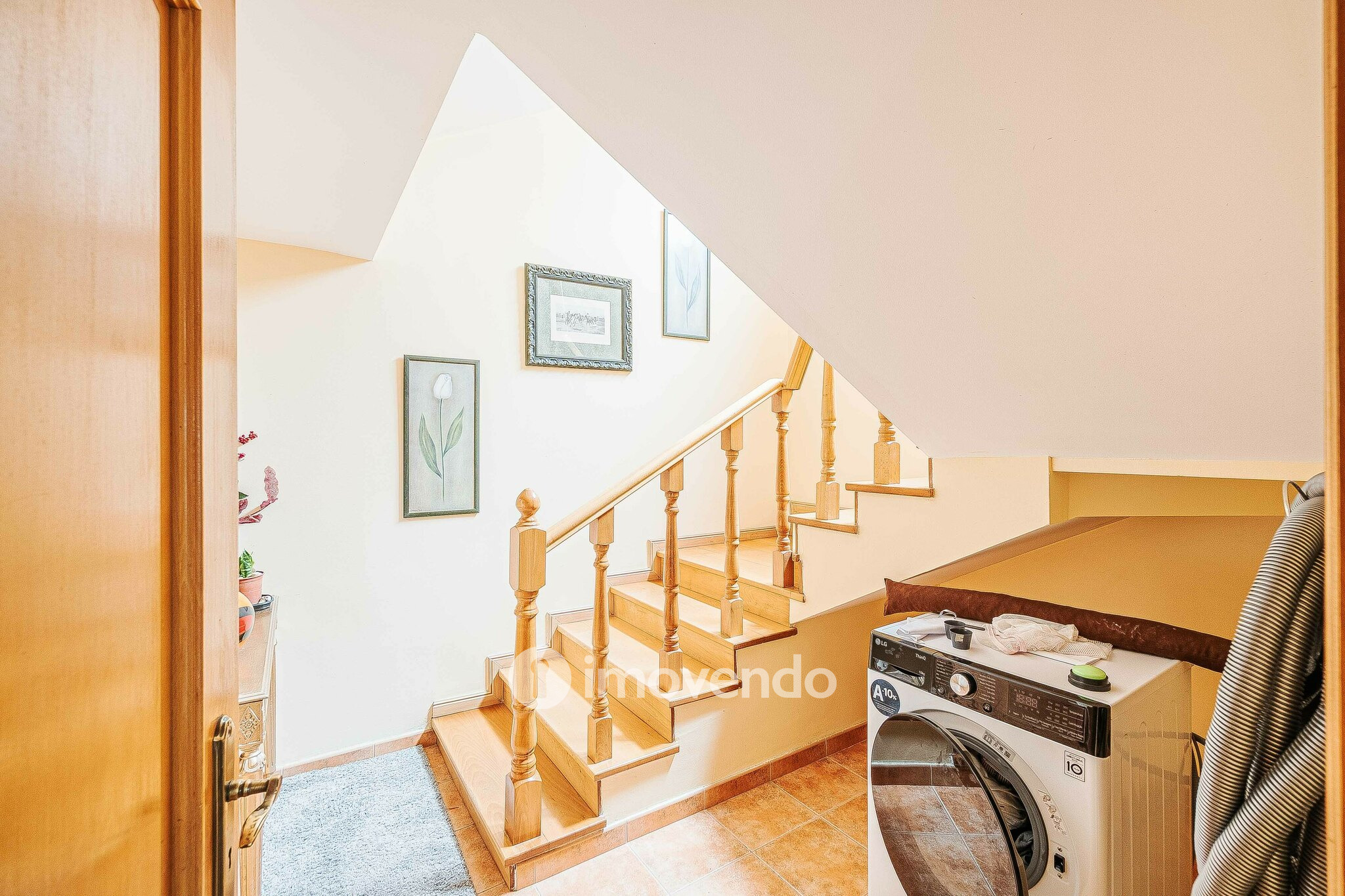 Moradia T4 de luxo, com jardim e garagem, em Alcabideche