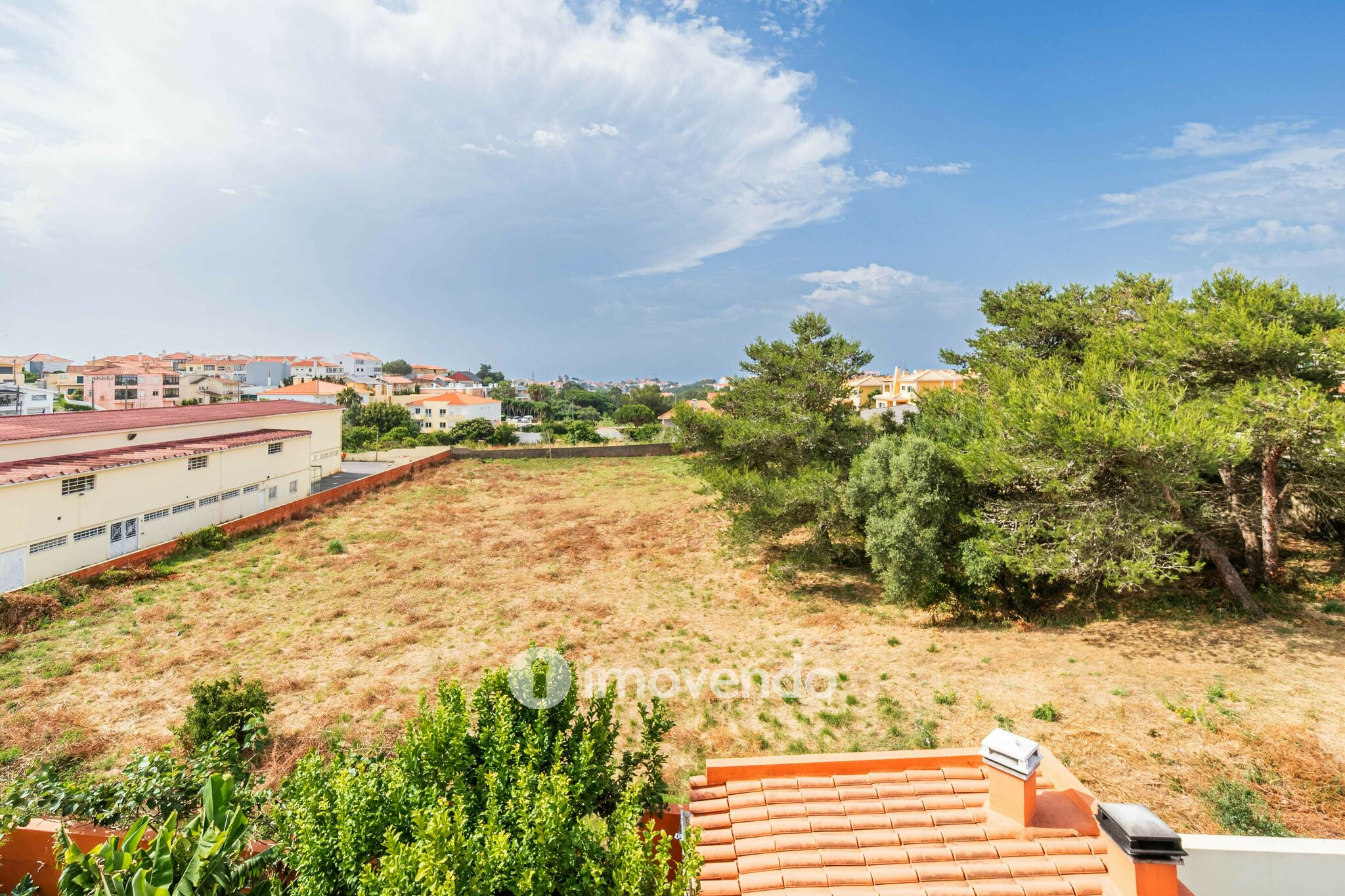 Moradia T4 de luxo, com jardim e garagem, em Alcabideche