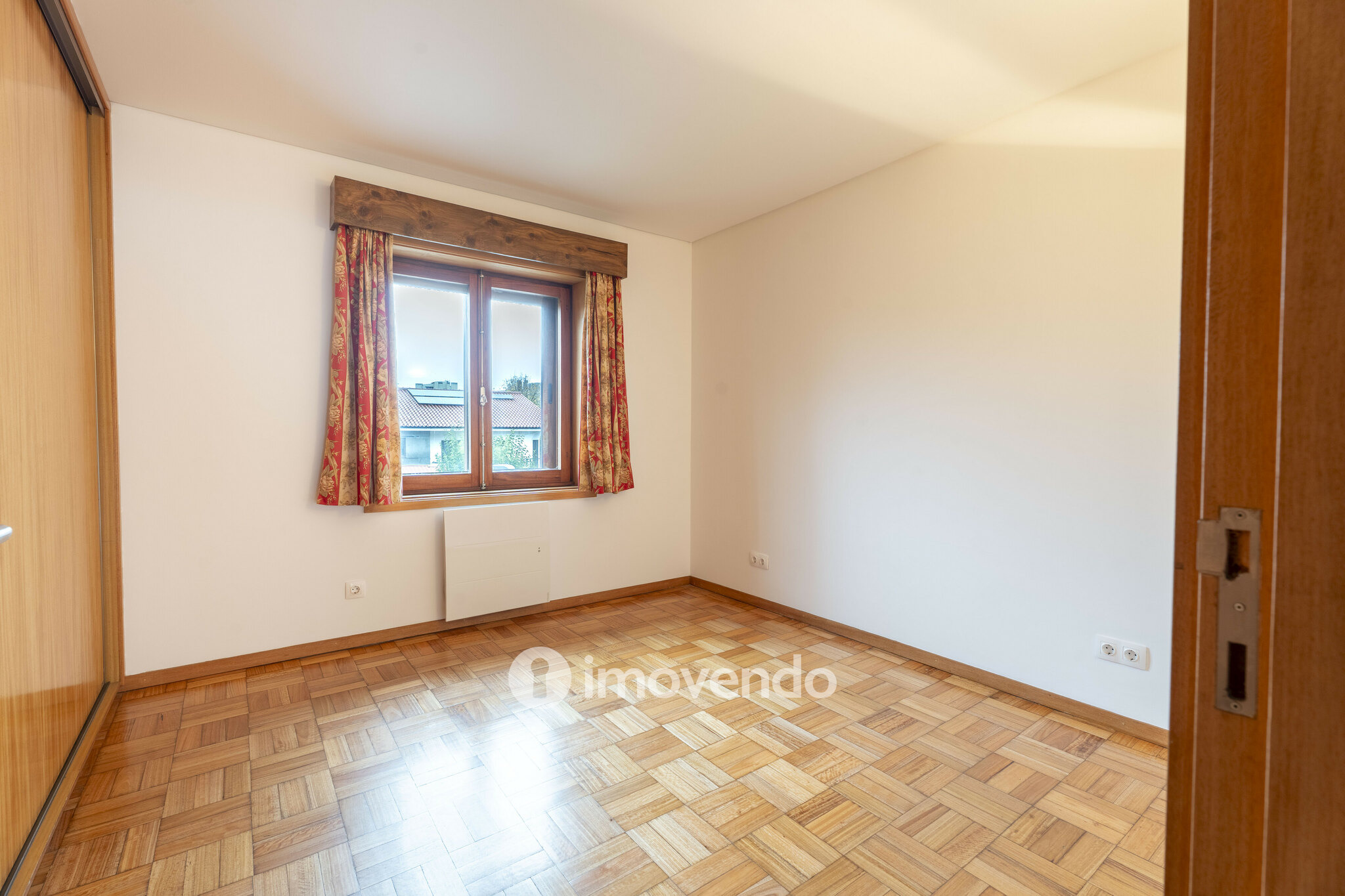 Apartamento T2 pronto a habitar, com garagem, na Senhora da Hora