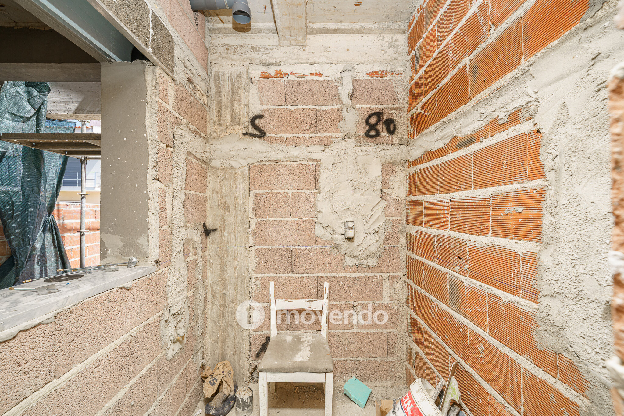 Moradia geminada T3+1 em fase de construção, em Pinhal de Frades