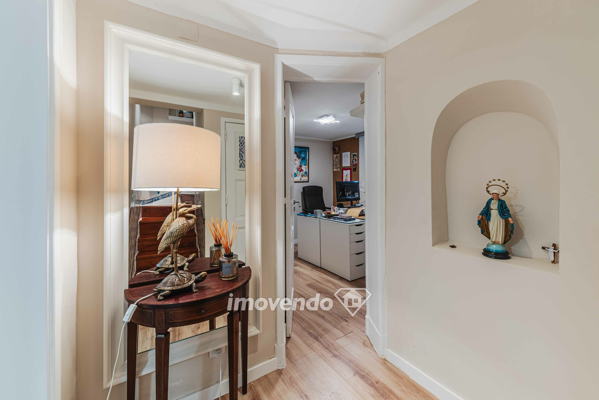Moradia T5+2 exclusiva e luxosa, com piscina e jardim, na Encarnação