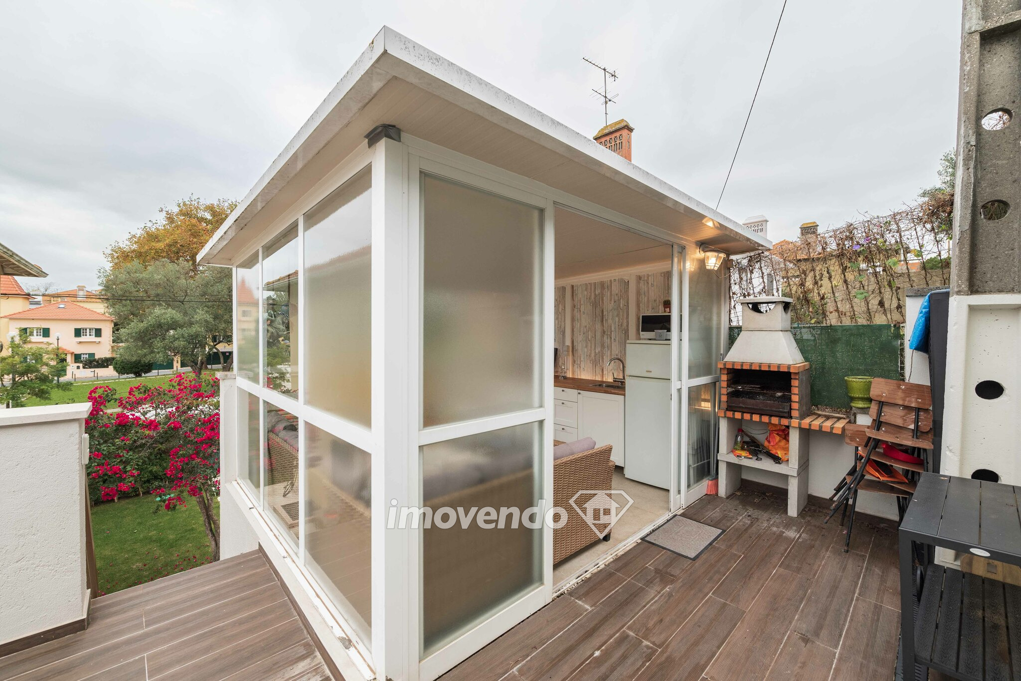 Moradia T5+2 exclusiva e luxosa, com piscina e jardim, na Encarnação