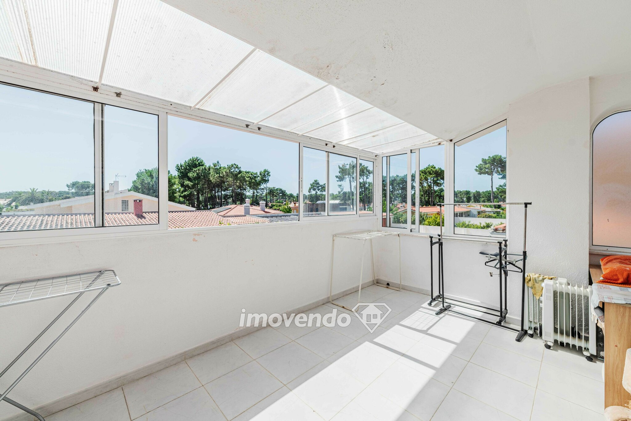 Moradia exclusiva T6, com piscina e próximo da praia, na Aroeira