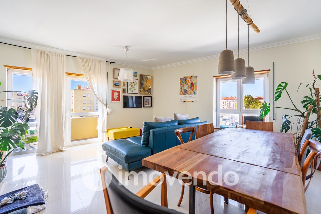 Apartamento T2 em Sintra, Mem Martins com 105 m<sup>2</sup> por 370.000