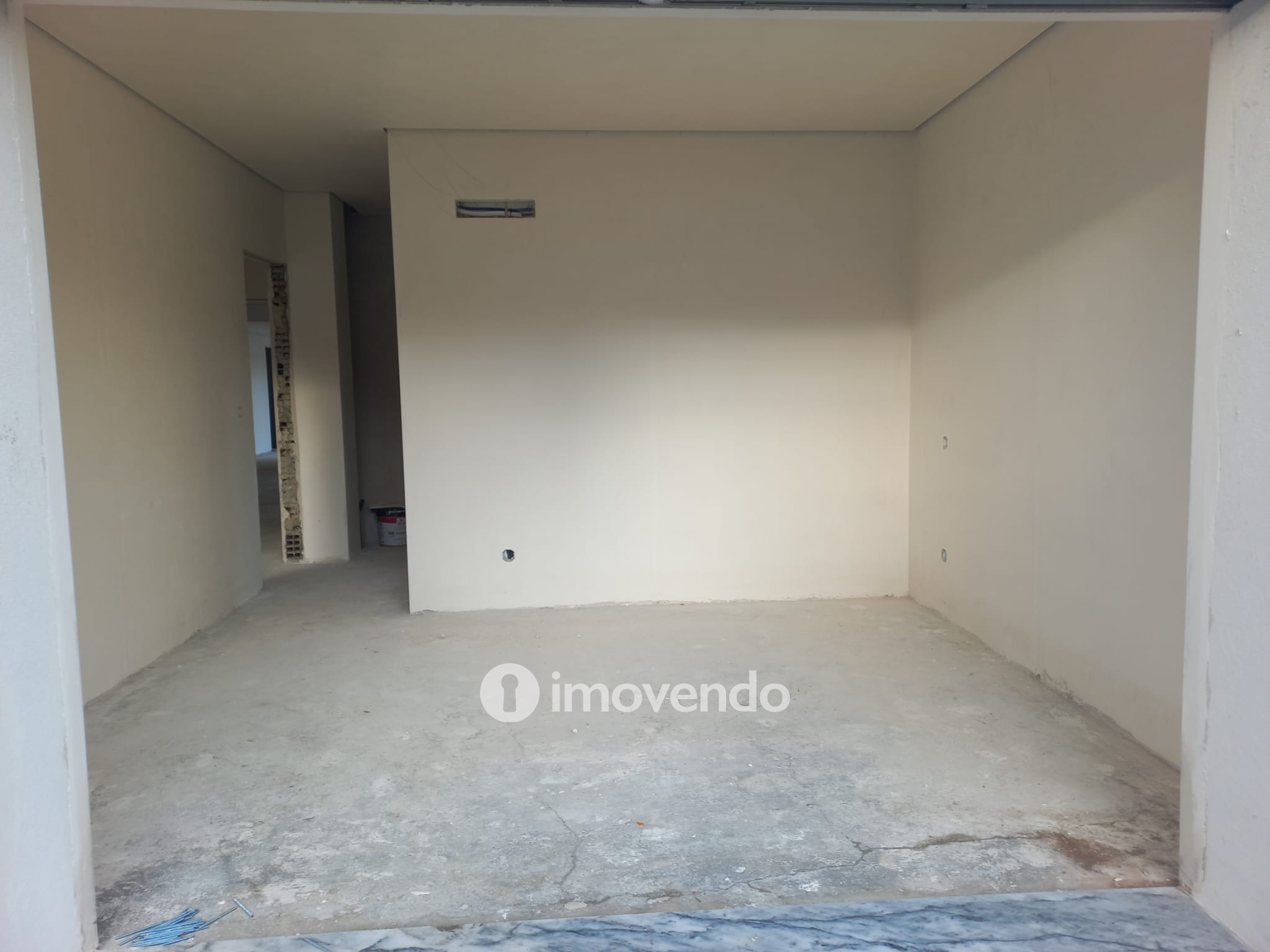 Moradia T3 em final de construção, com piscina, em Fernão Ferro