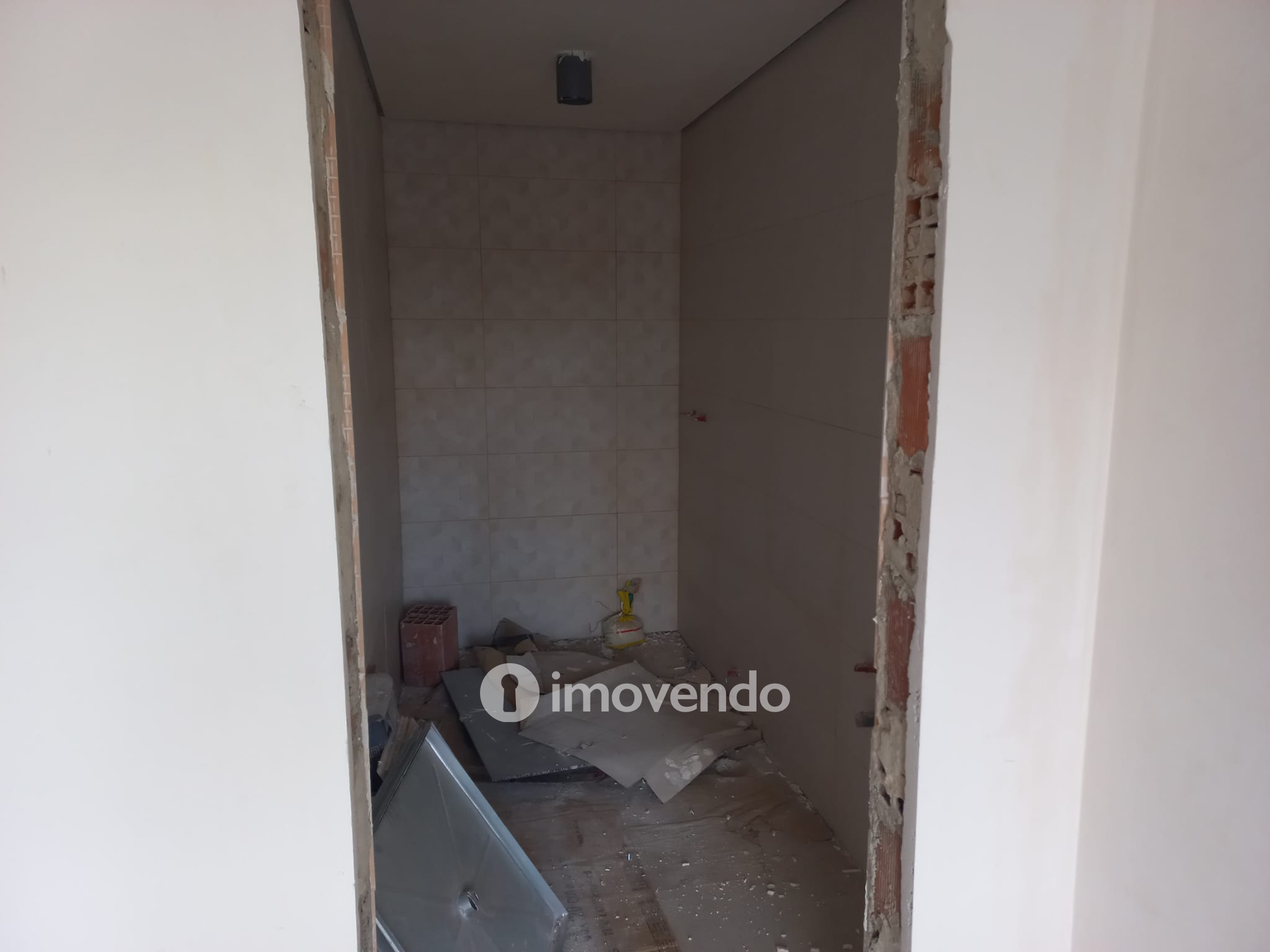 Moradia T3 em final de construção, com piscina, em Fernão Ferro