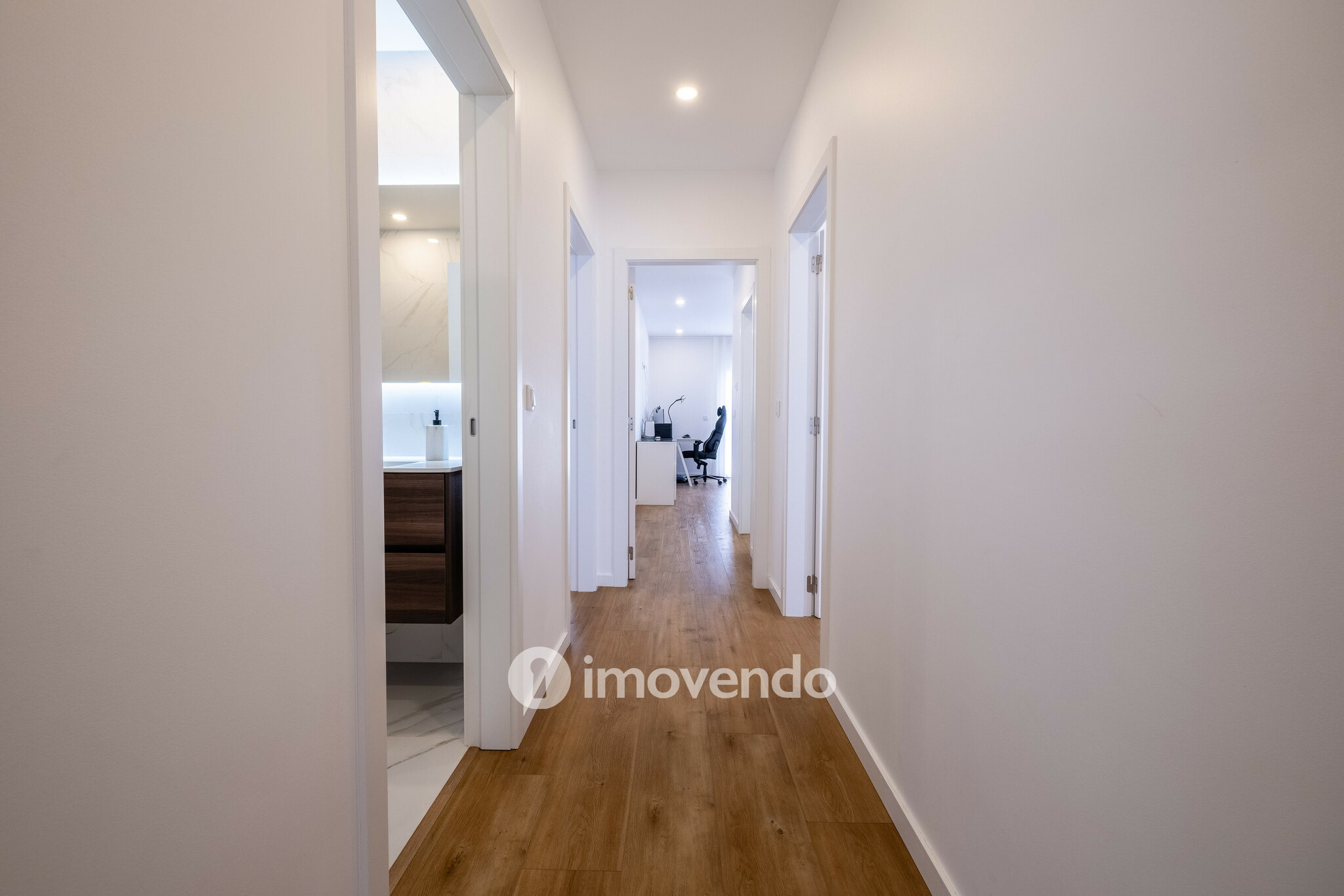 Moradia exclusiva T4, com garagem e jardim, em Leiria