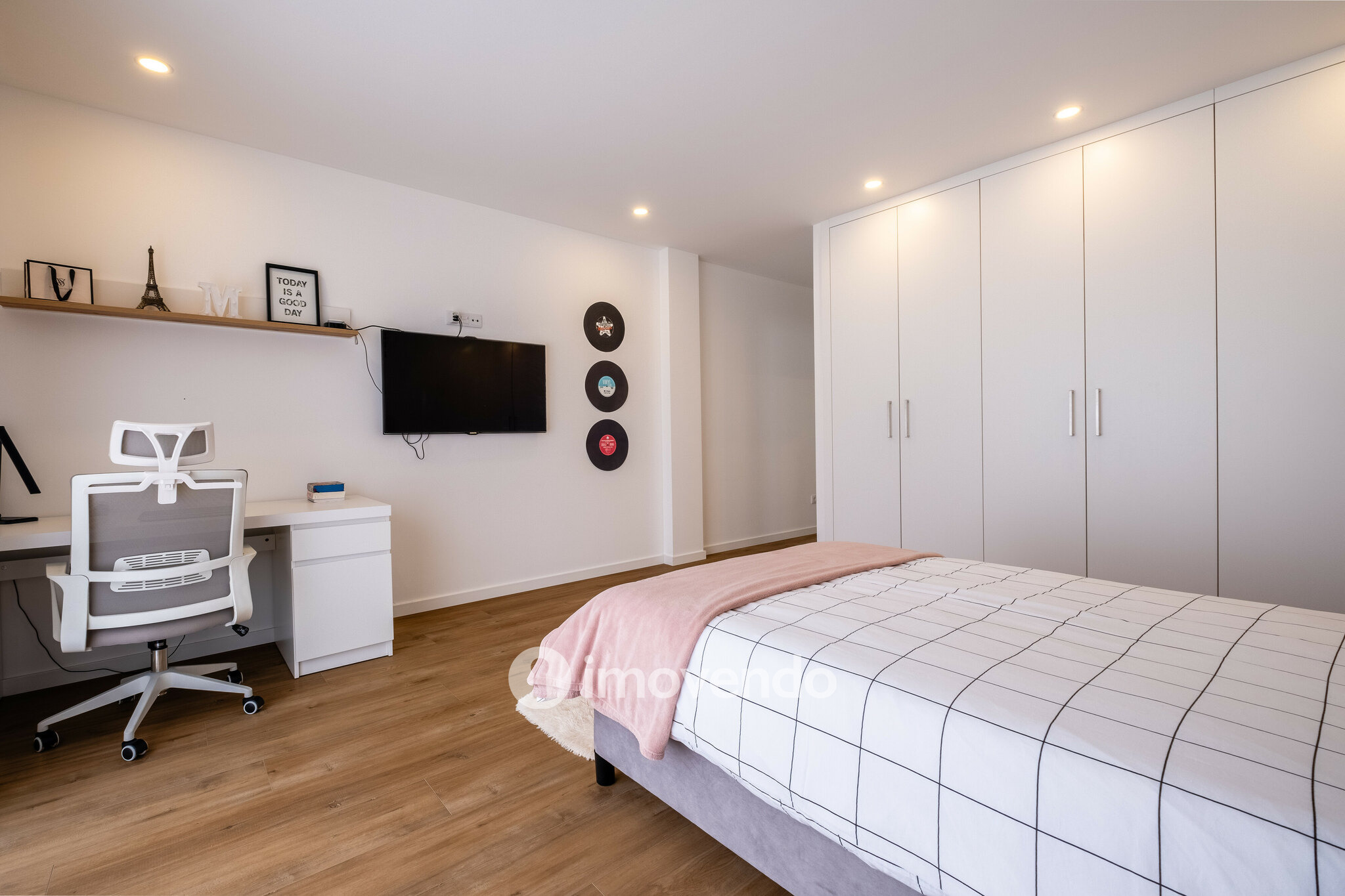 Moradia exclusiva T4, com garagem e jardim, em Leiria