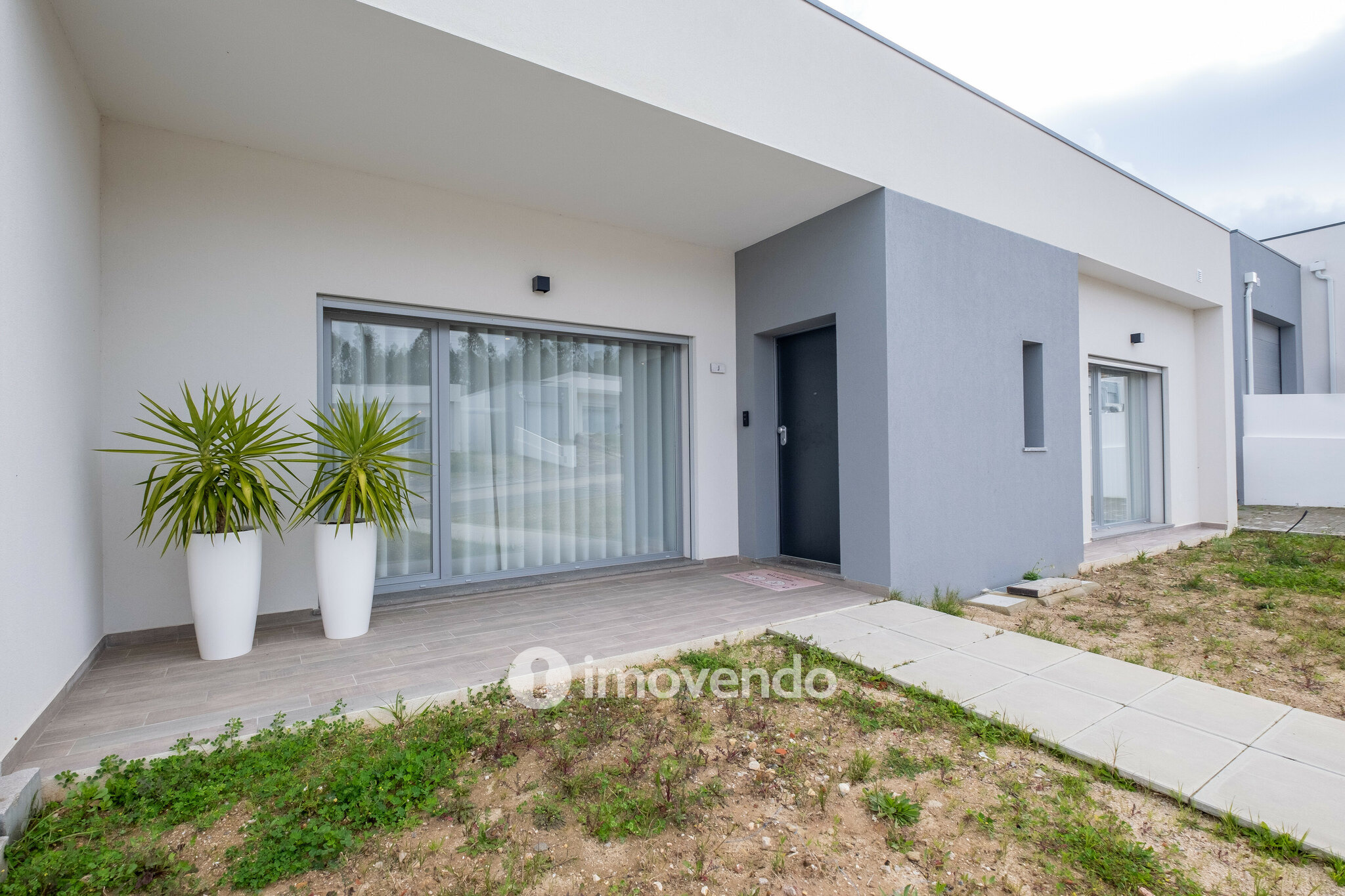 Moradia exclusiva T4, com garagem e jardim, em Leiria