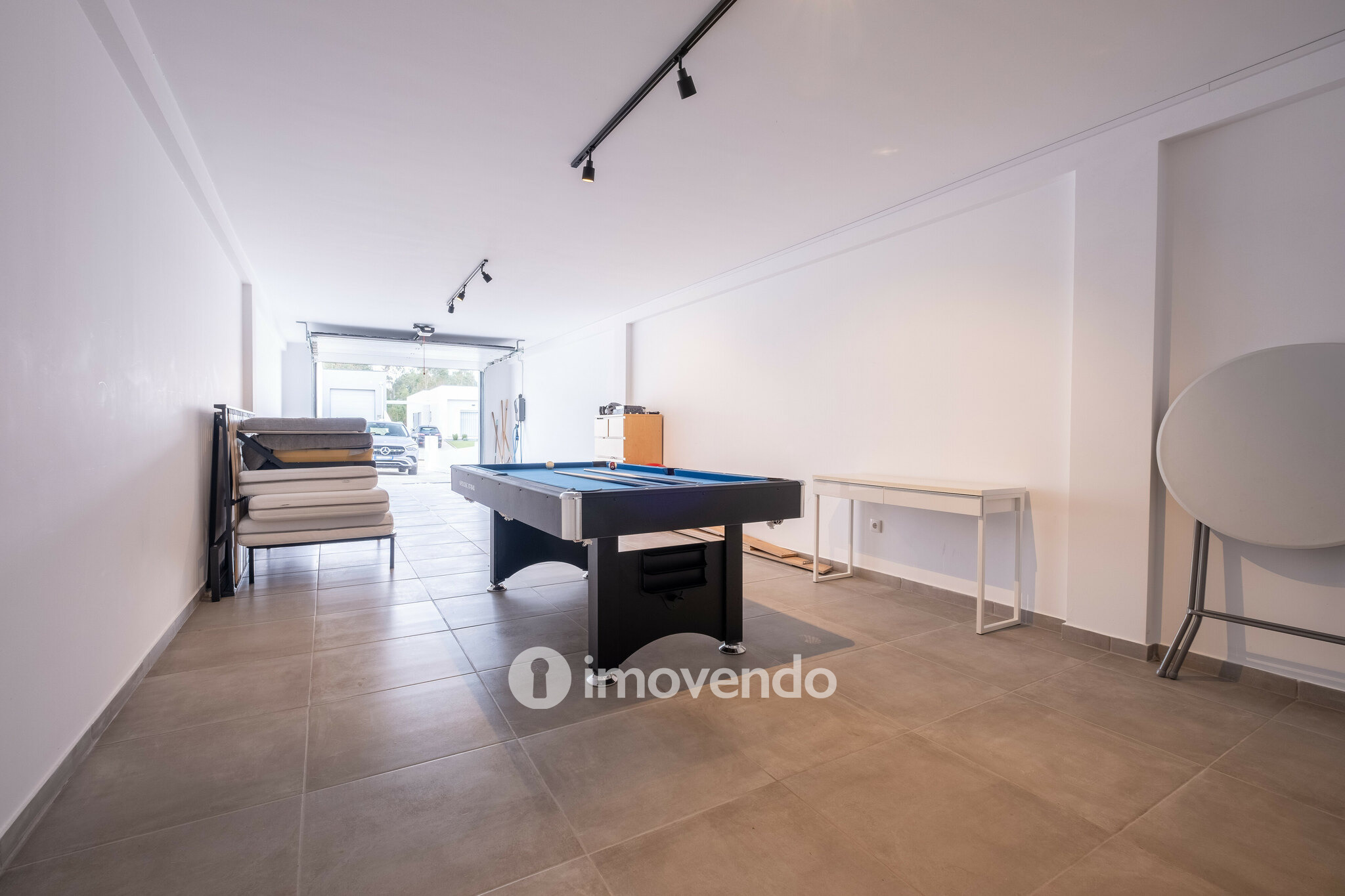 Moradia exclusiva T4, com garagem e jardim, em Leiria