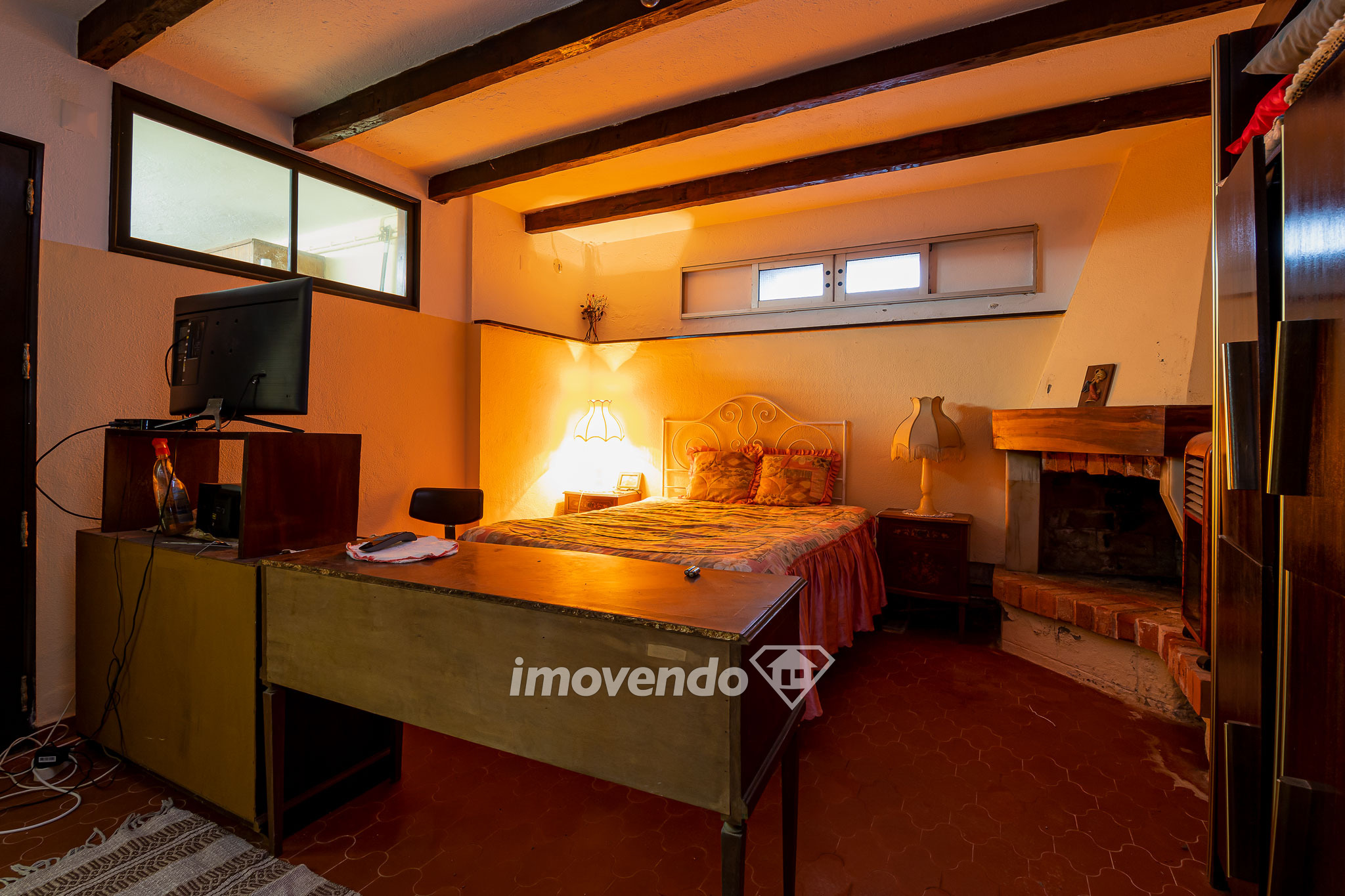 Moradia T3 com garagem, próximo da praia, na Charneca da Caparica