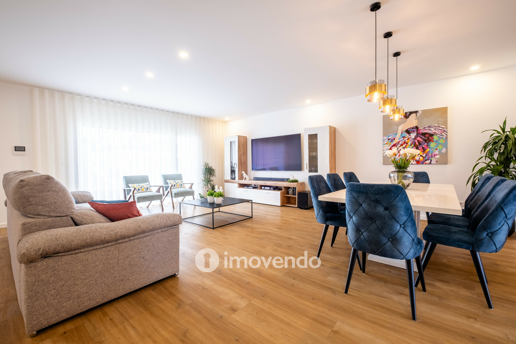 Moradia exclusiva T4, com garagem e jardim, em Leiria