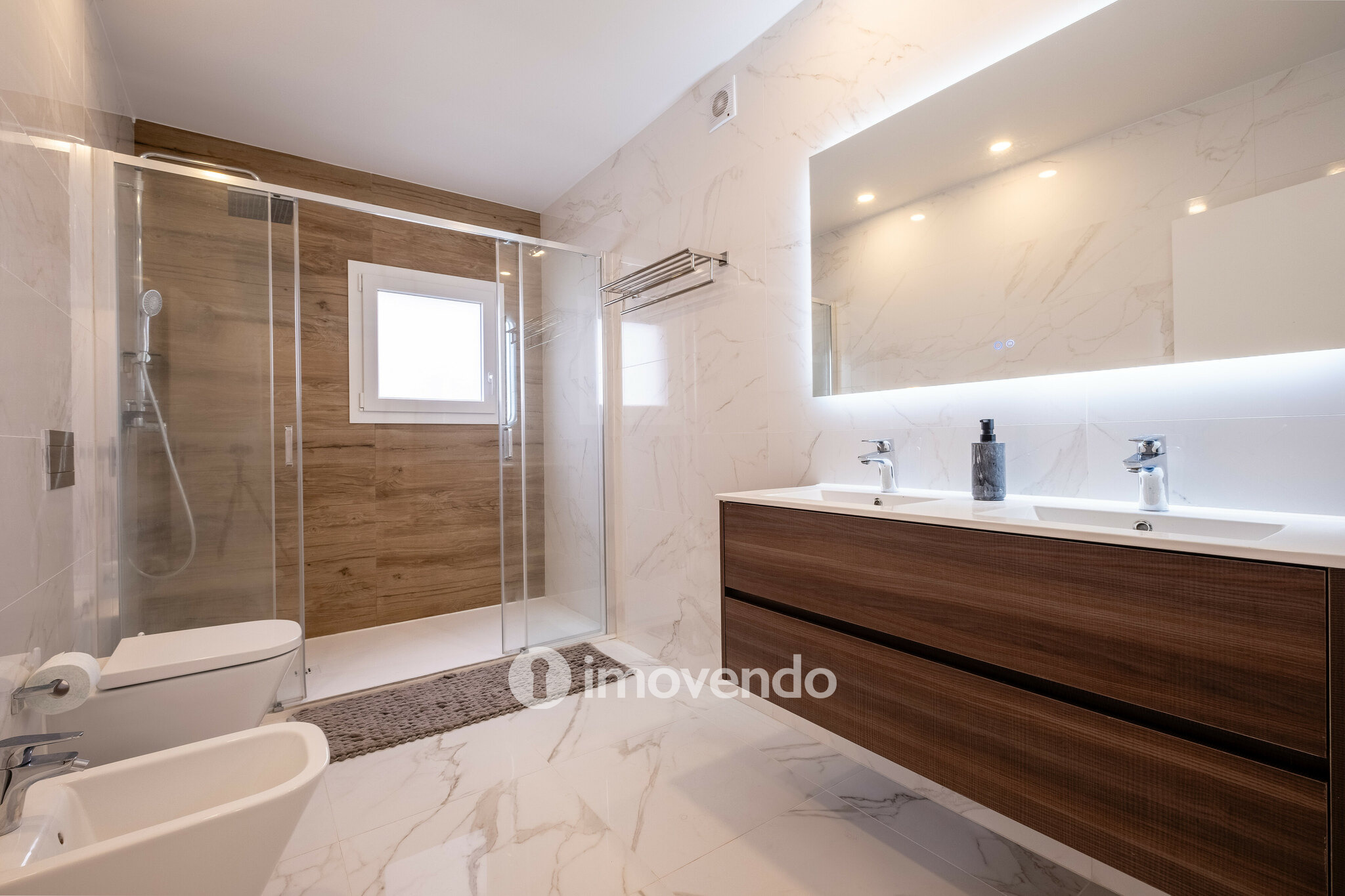 Moradia exclusiva T4, com garagem e jardim, em Leiria