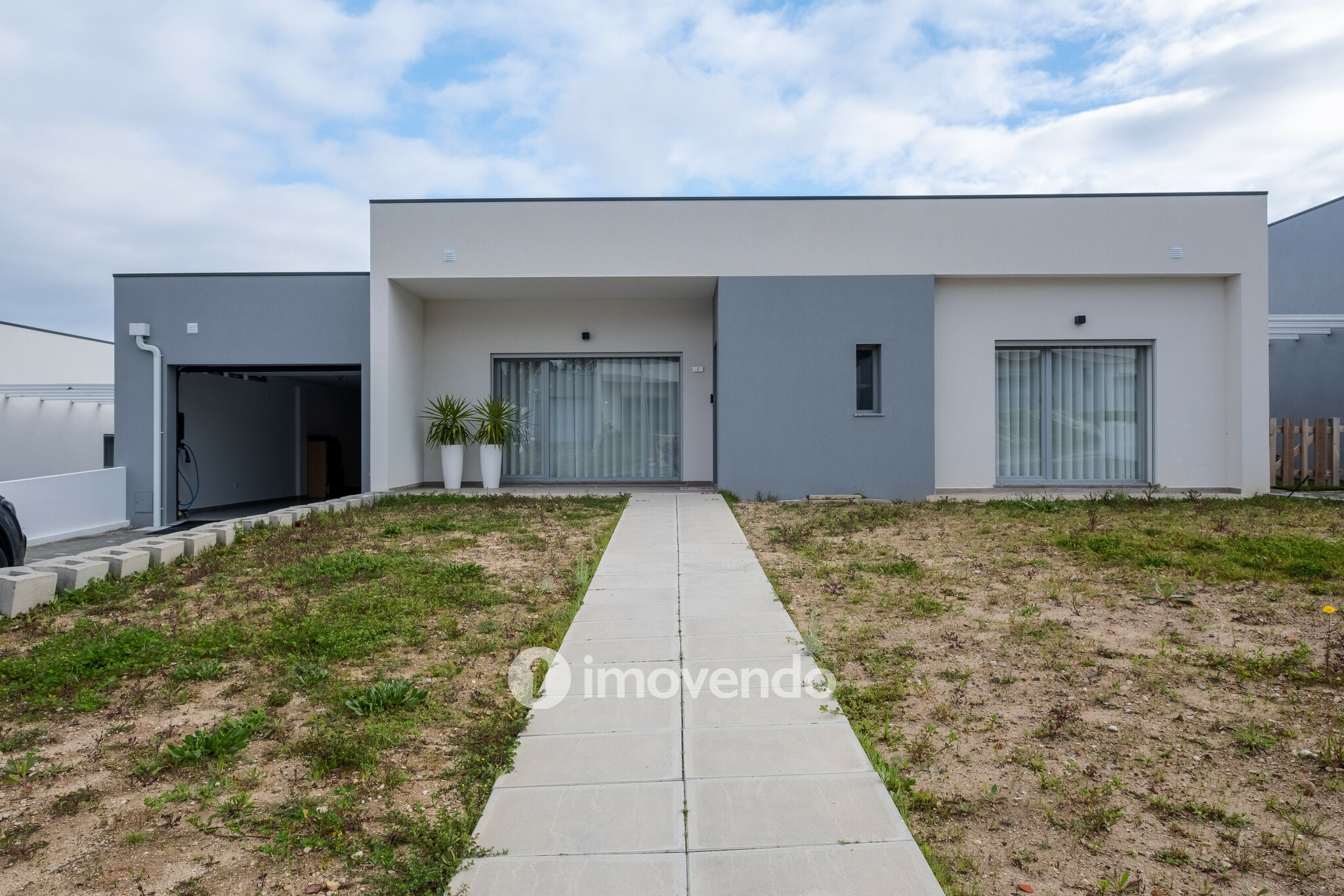 Moradia exclusiva T4, com garagem e jardim, em Leiria