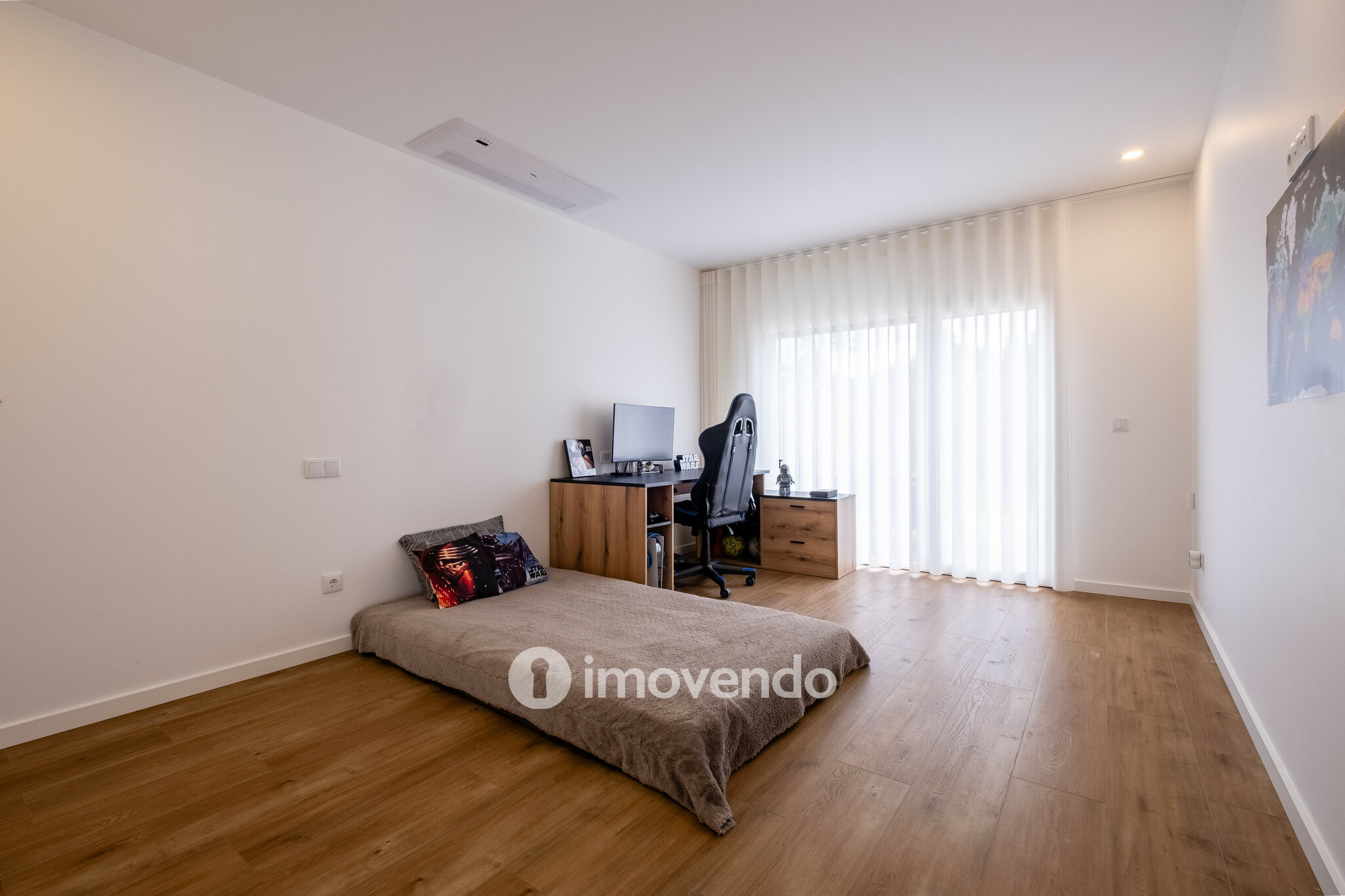 Moradia exclusiva T4, com garagem e jardim, em Leiria