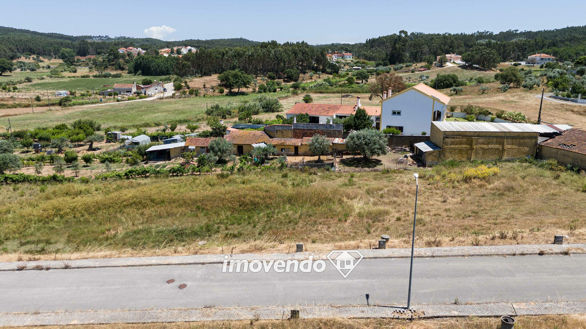 Terreno urbano com 598 m2, em Alcanede, Santarém