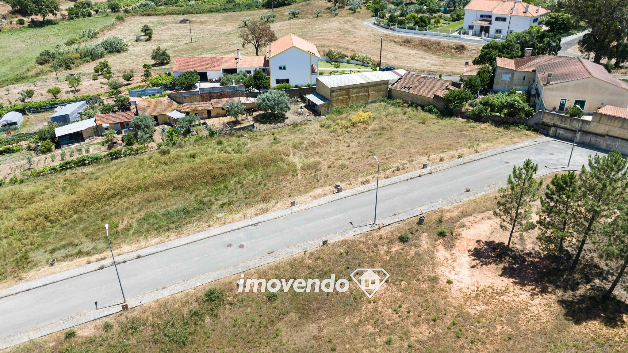 Terreno urbano com 598 m2, em Alcanede, Santarém