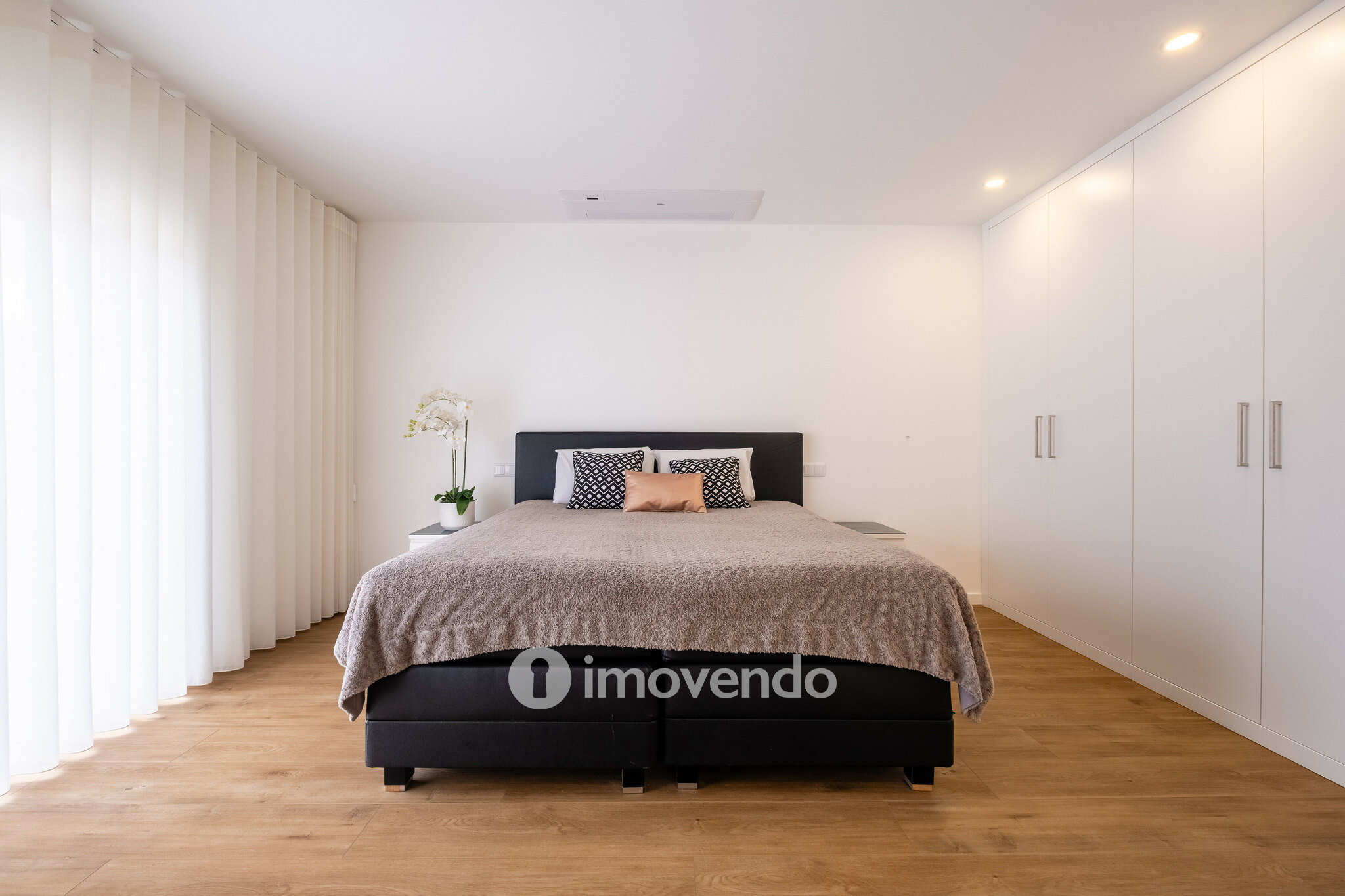 Moradia exclusiva T4, com garagem e jardim, em Leiria