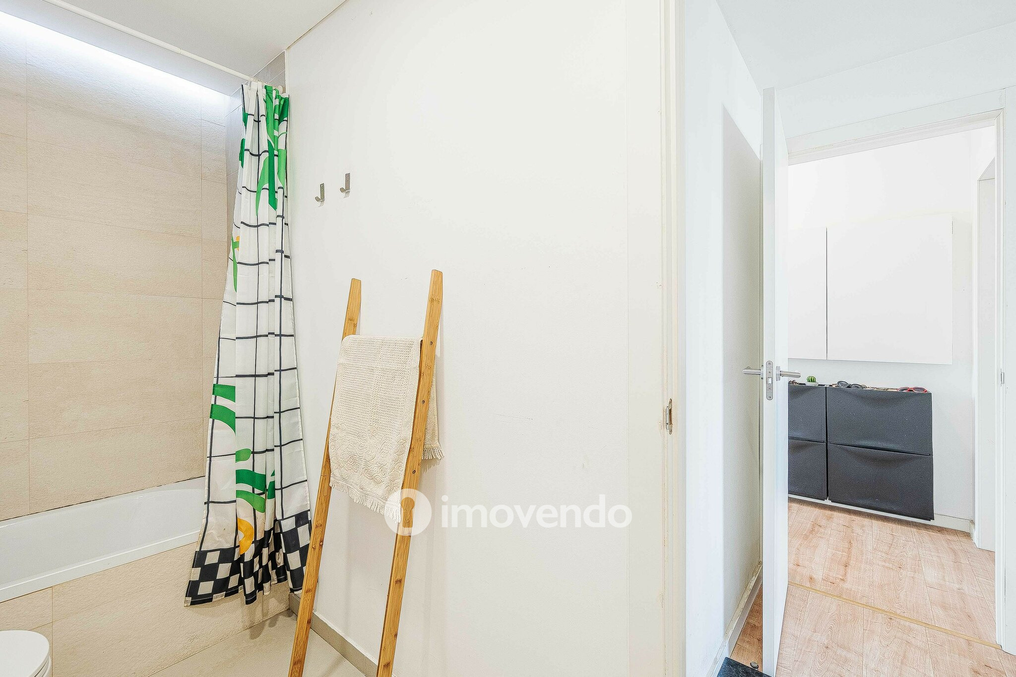 Apartamento T2, totalmente remodelado, em Queluz