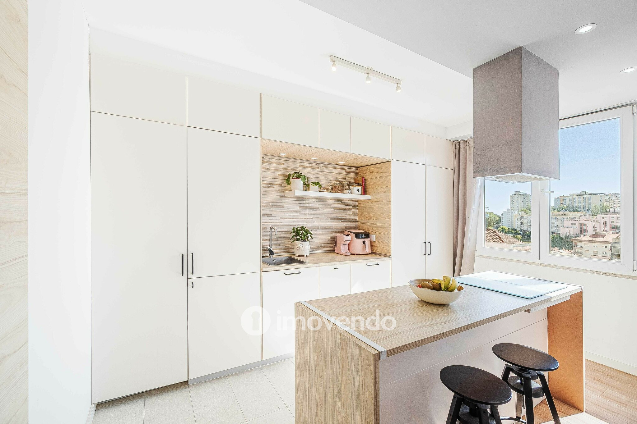 Apartamento T2, totalmente remodelado, em Queluz