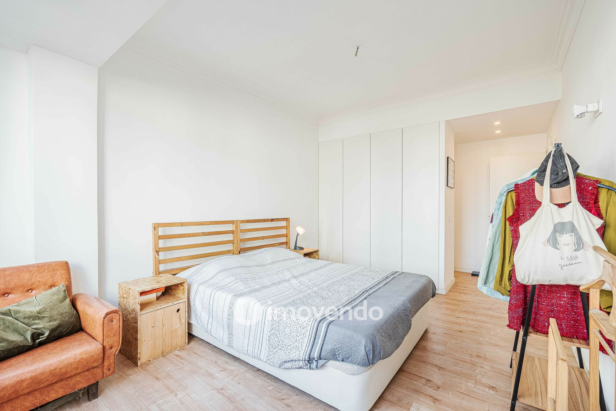 Apartamento T2, totalmente remodelado, em Queluz