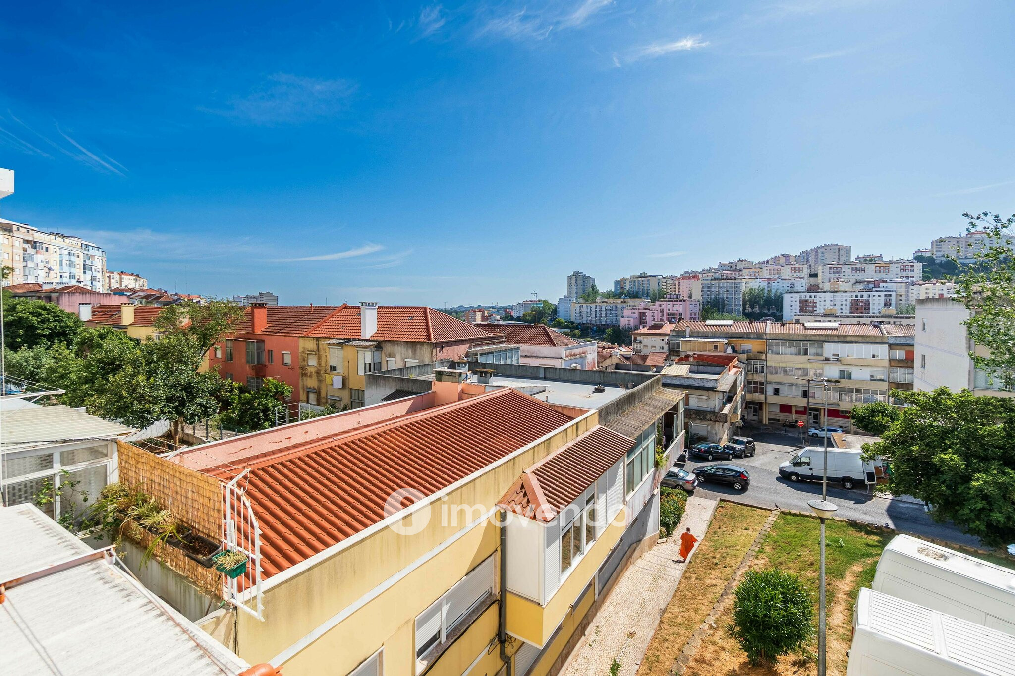 Apartamento T2, totalmente remodelado, em Queluz