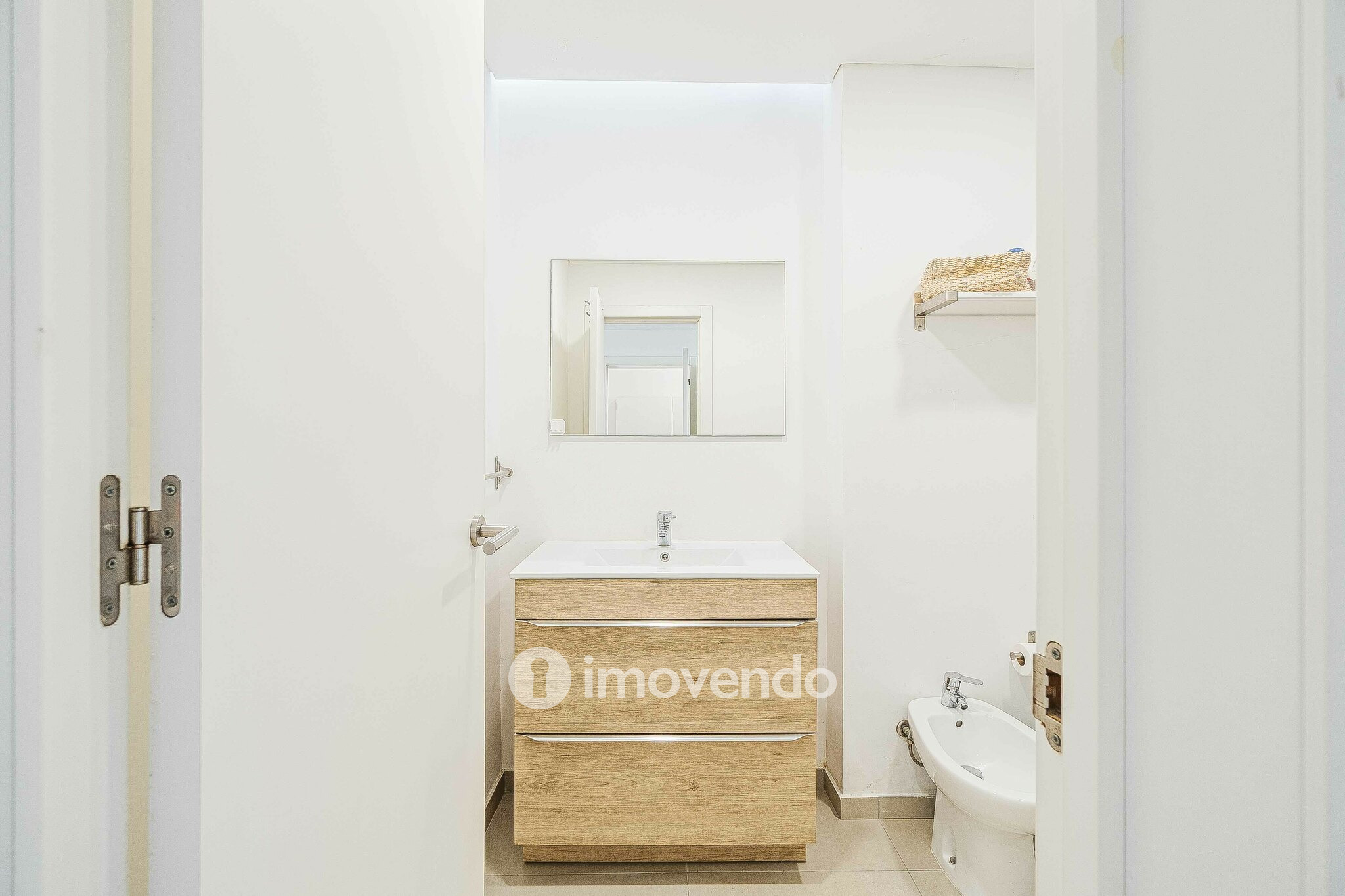 Apartamento T2, totalmente remodelado, em Queluz