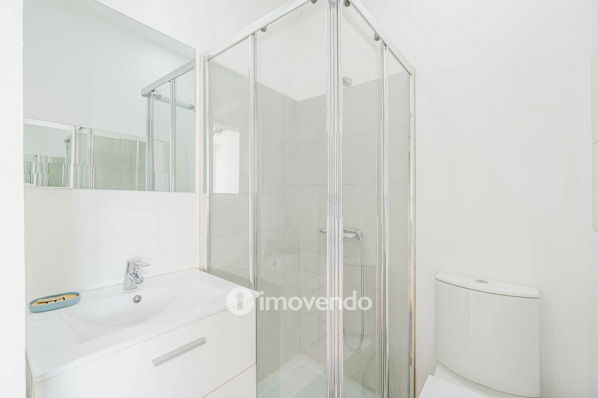 Apartamento T2, totalmente remodelado, em Queluz