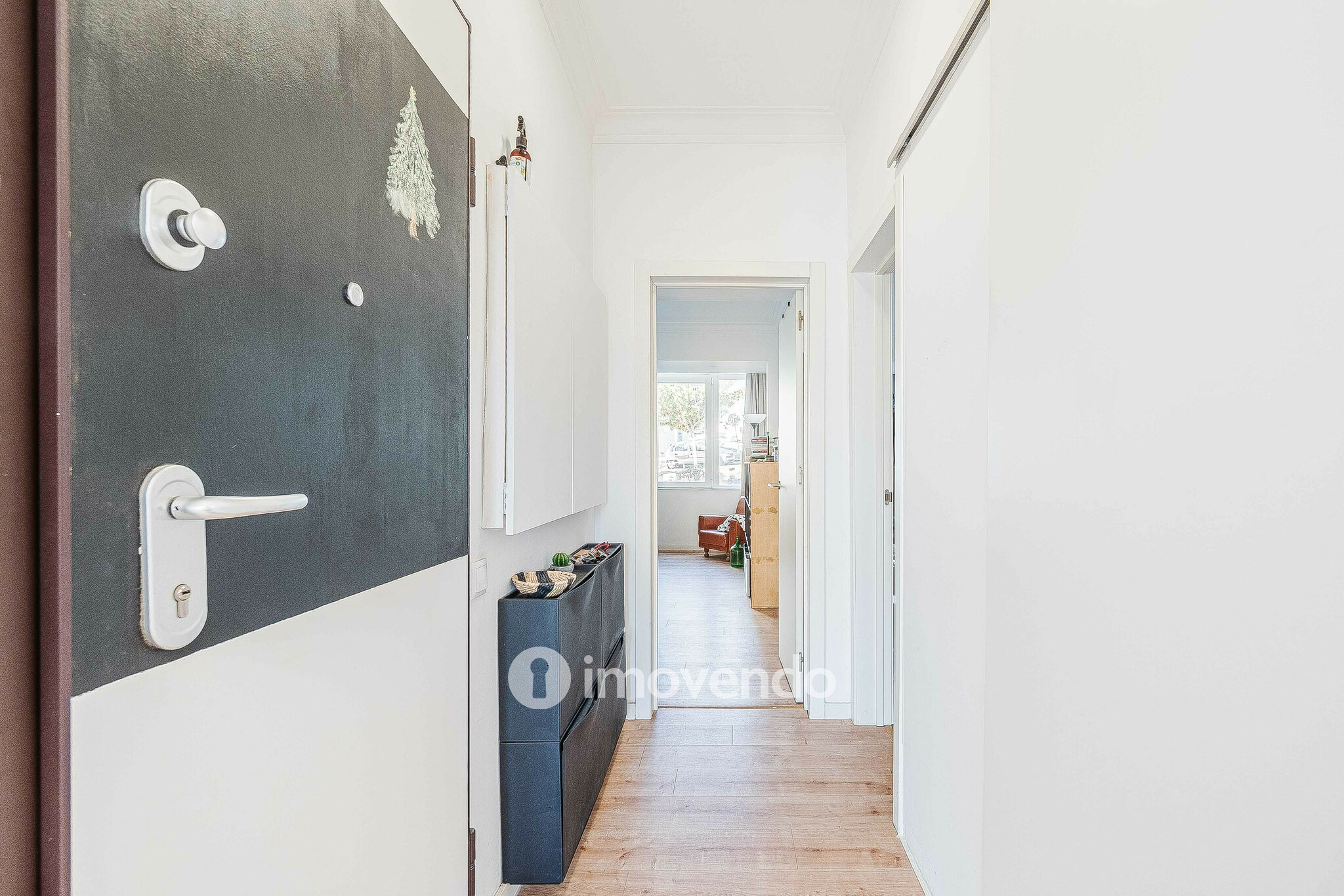 Apartamento T2, totalmente remodelado, em Queluz
