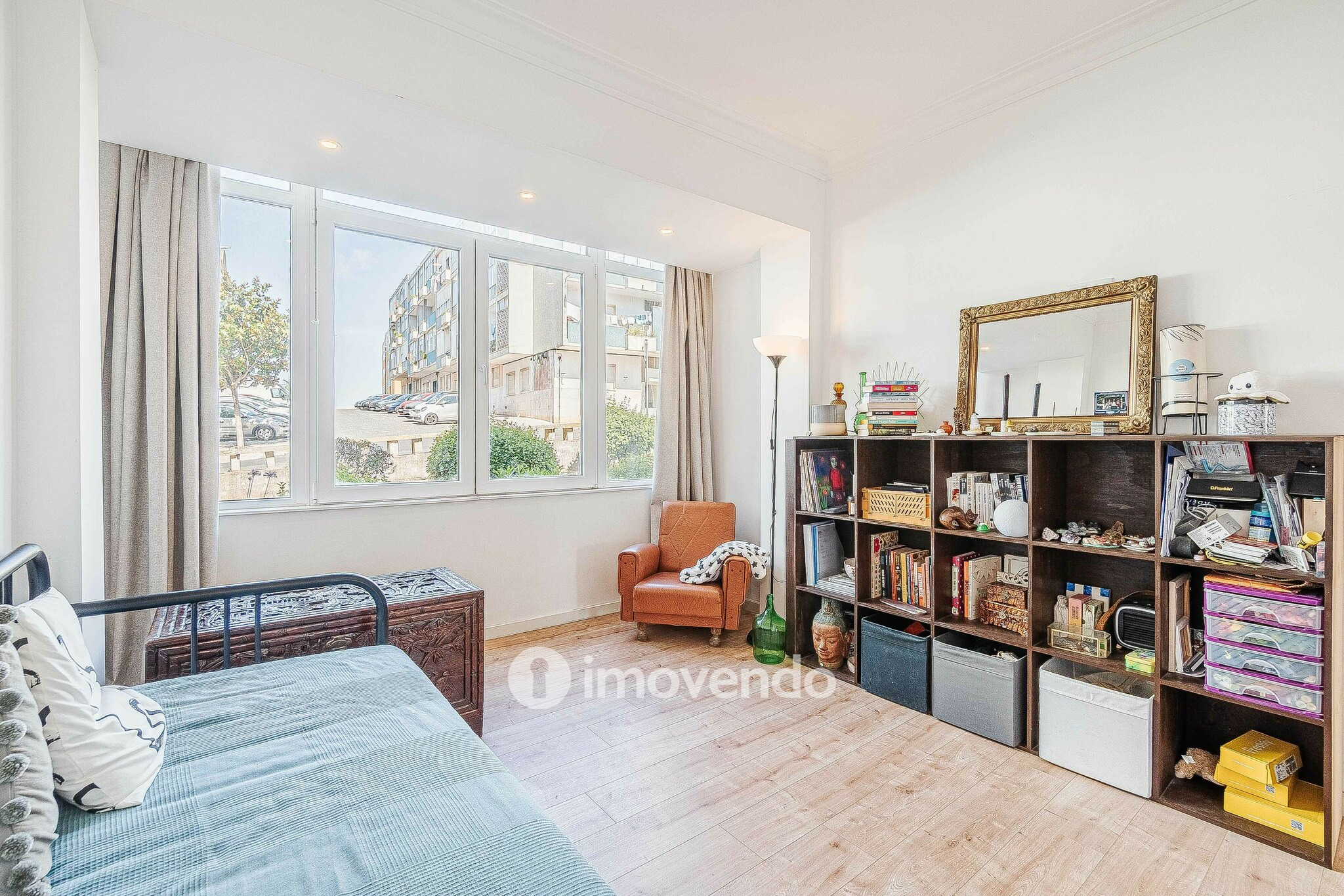 Apartamento T2, totalmente remodelado, em Queluz