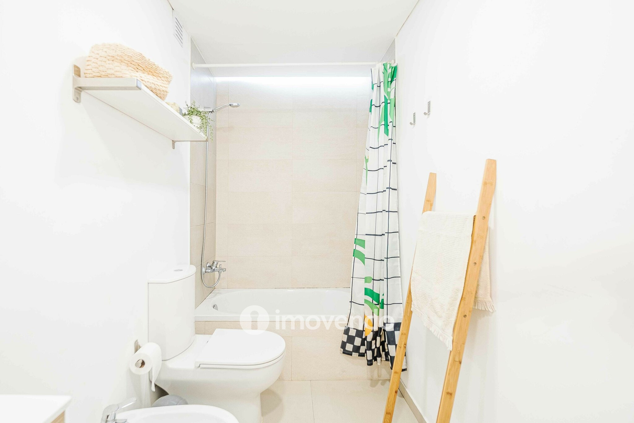 Apartamento T2, totalmente remodelado, em Queluz