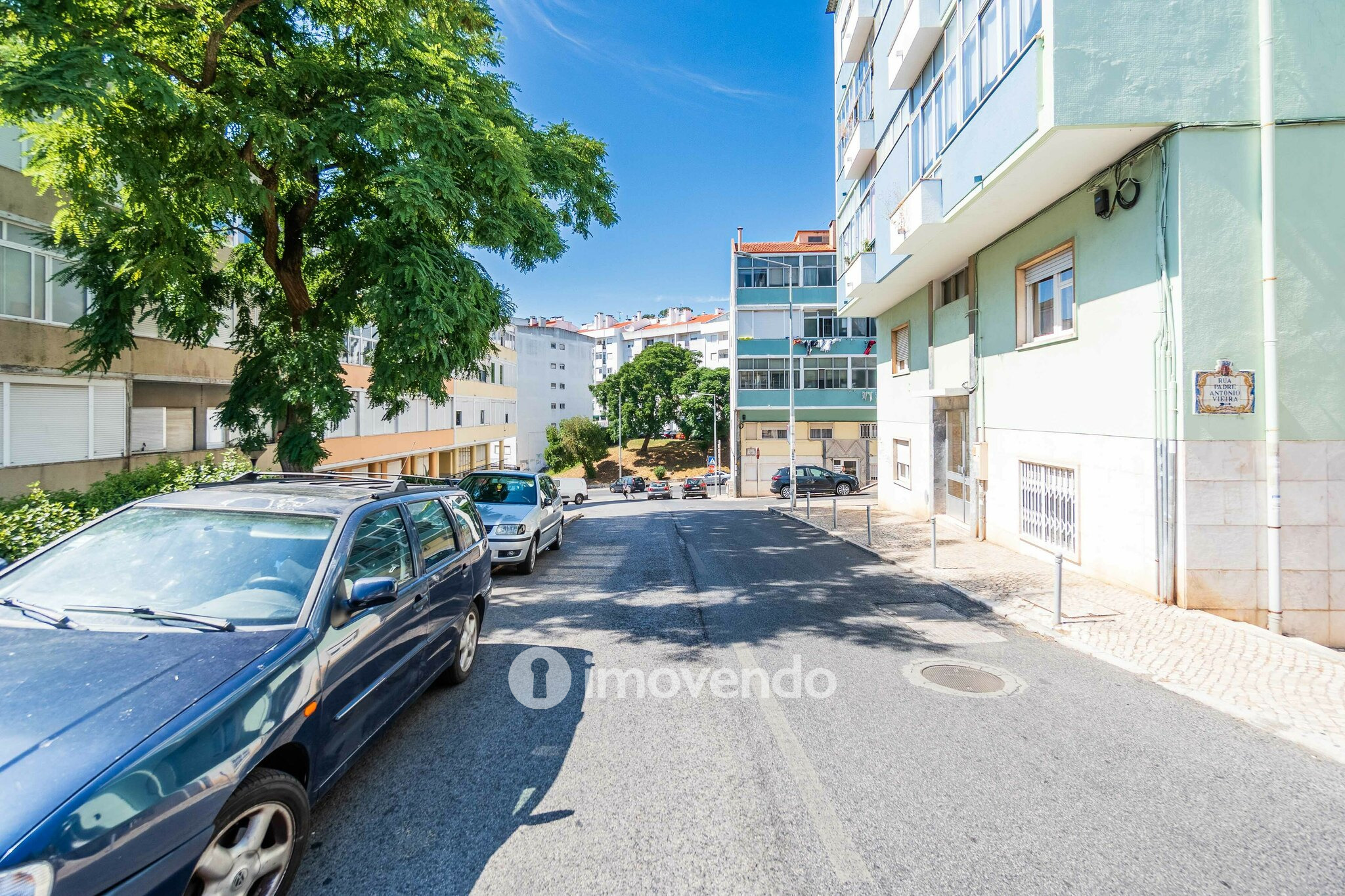 Apartamento T2, totalmente remodelado, em Queluz
