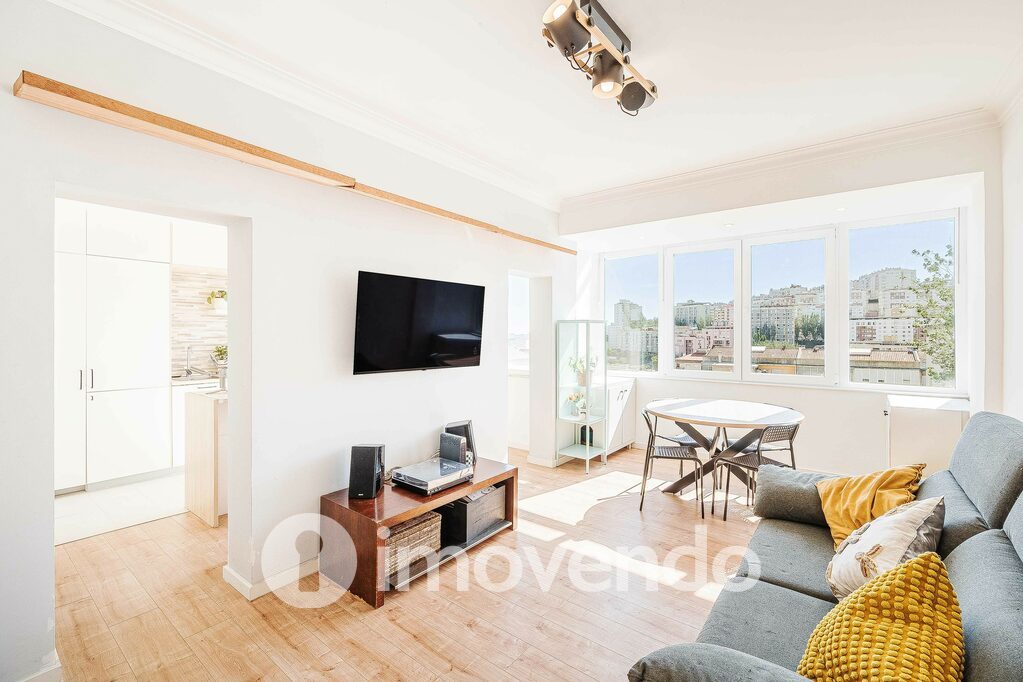 Apartamento T2 em Sintra,  com 73 m<sup>2</sup> por 290.000