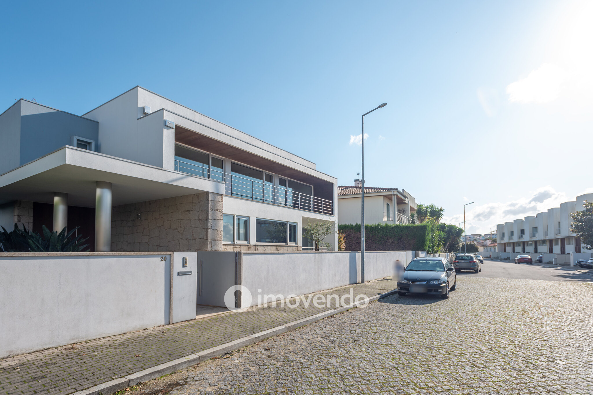 Moradia exclusiva T5, com piscina e garagem, em Braga