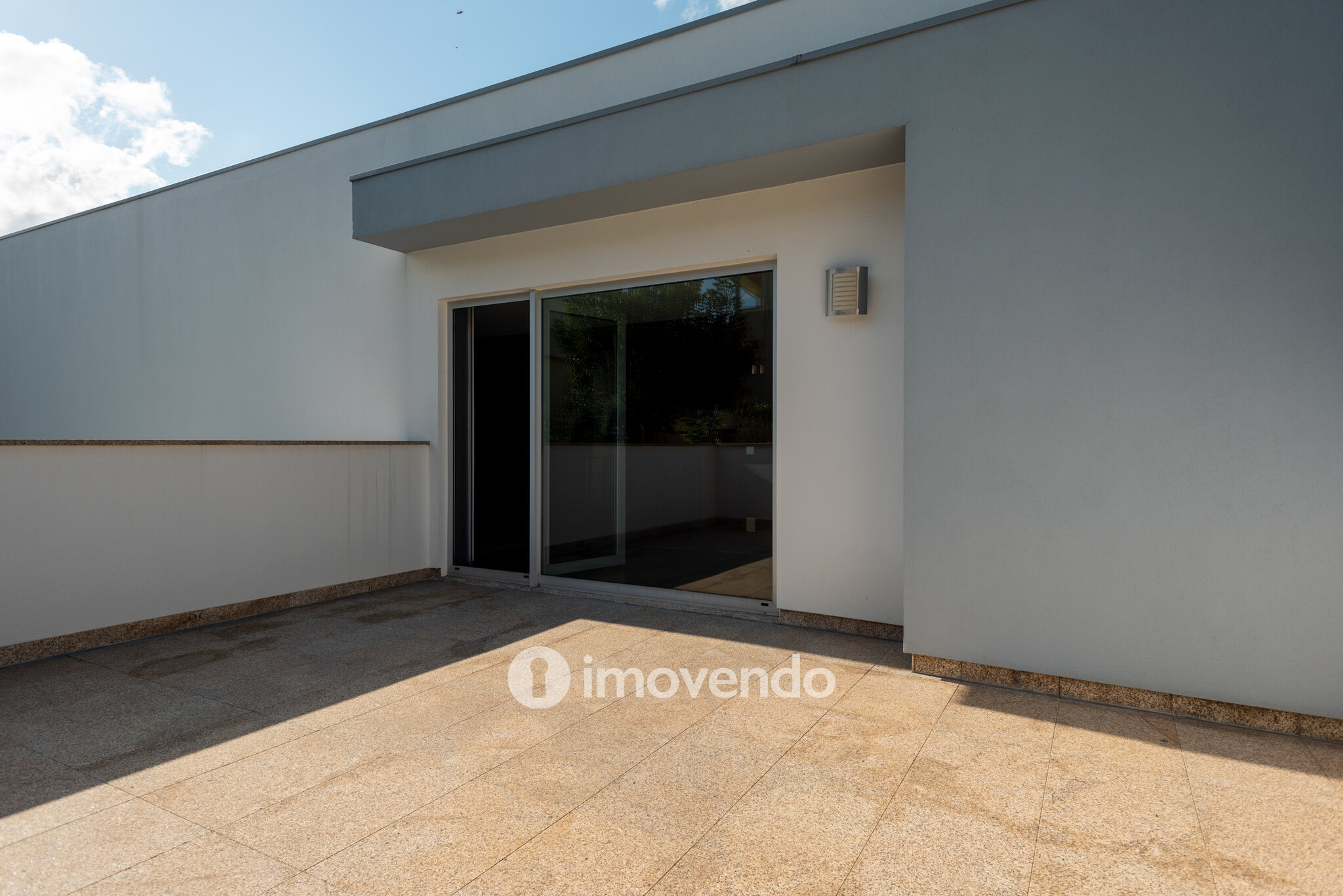 Moradia exclusiva T5, com piscina e garagem, em Braga