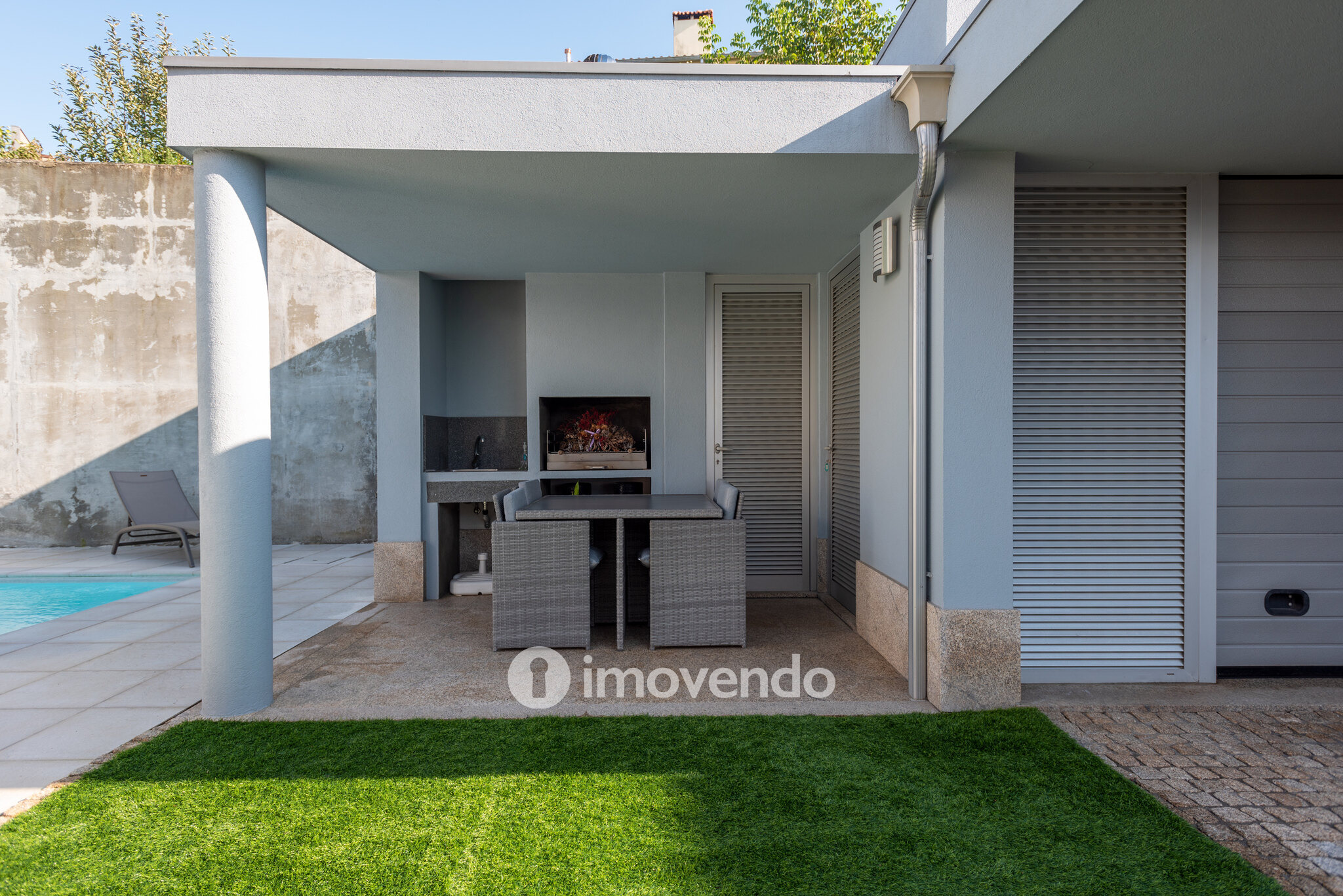 Moradia exclusiva T5, com piscina e garagem, em Braga